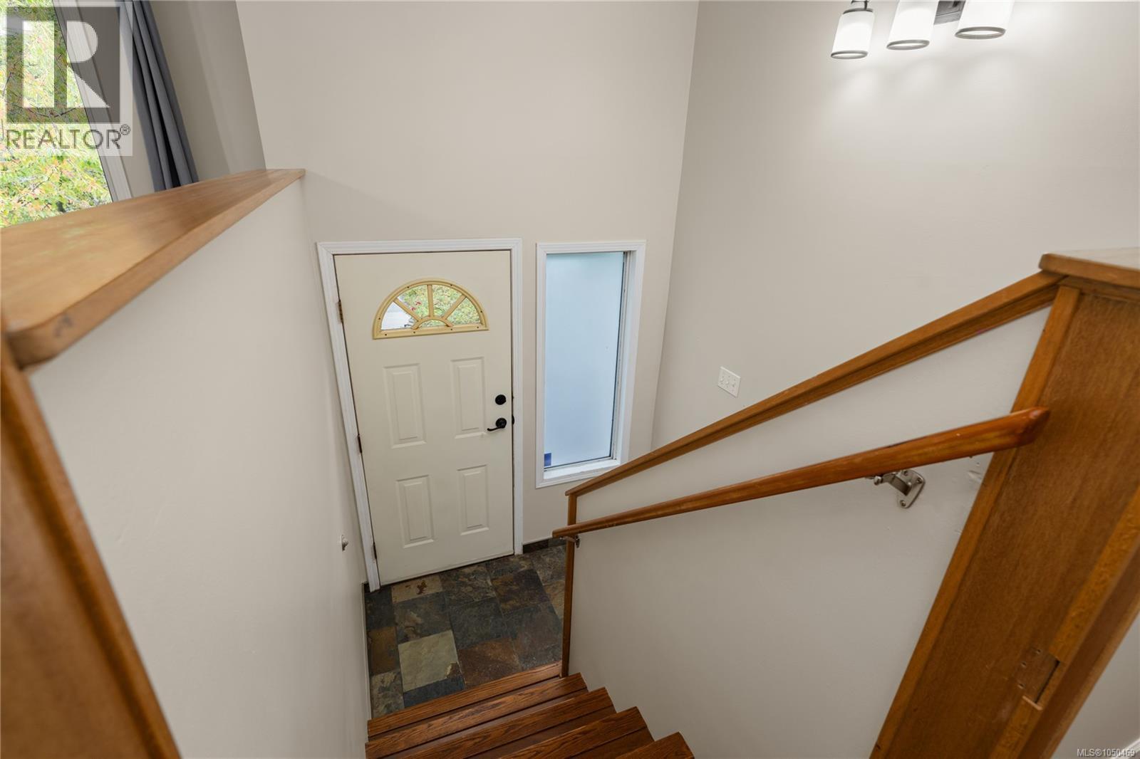 1001 Timberwood Dr Property Photo 8