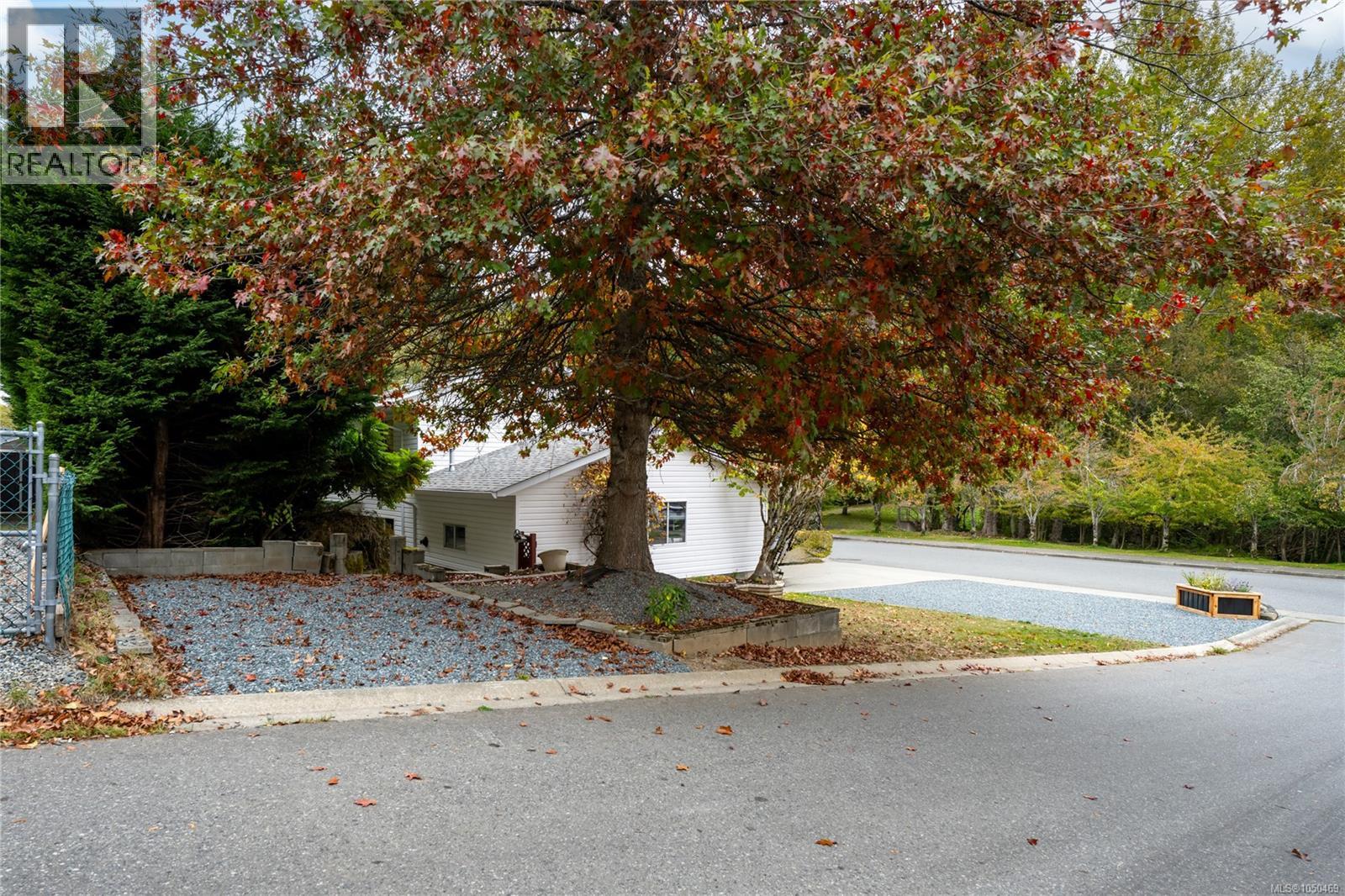 1001 Timberwood Dr Property Photo 37