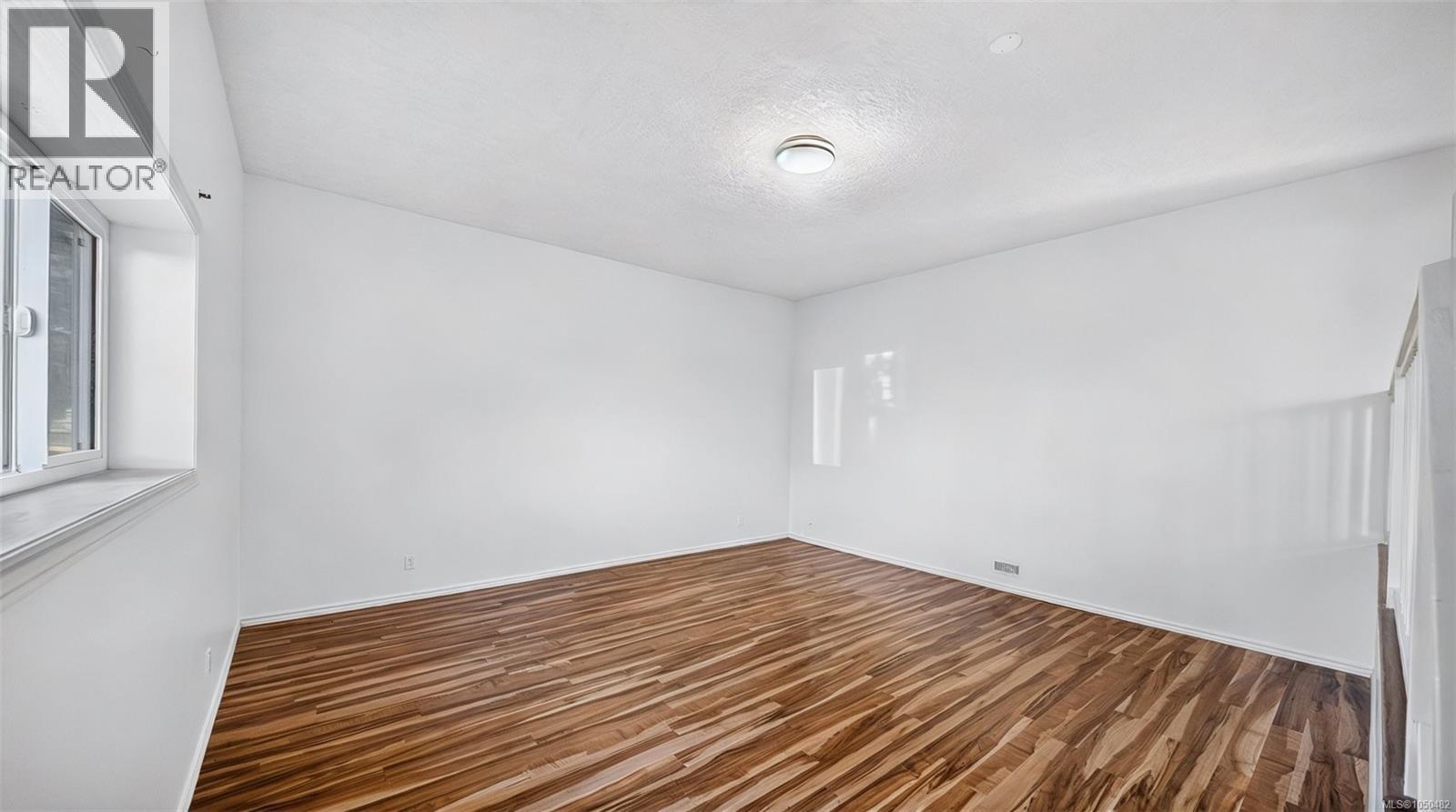 1857 Hillcrest Ave Property Photo 32