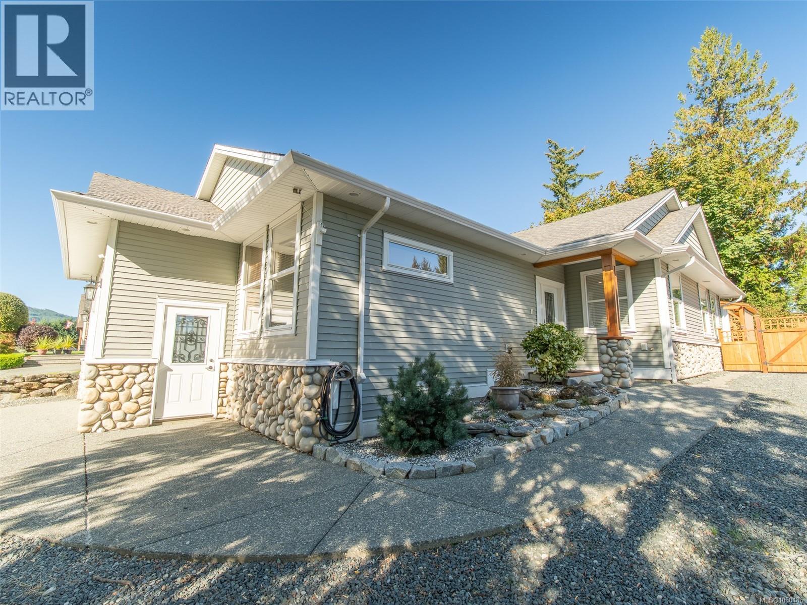 3490 Monterey Dr Property Photo 4
