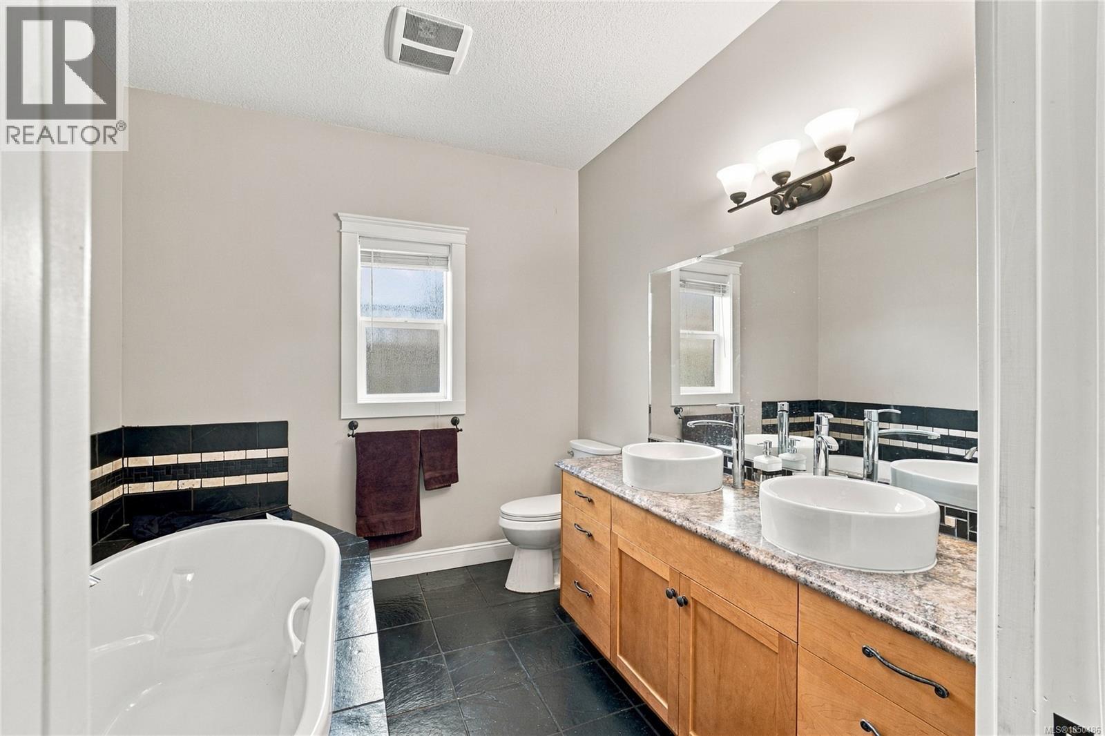 3490 Monterey Dr Property Photo 12