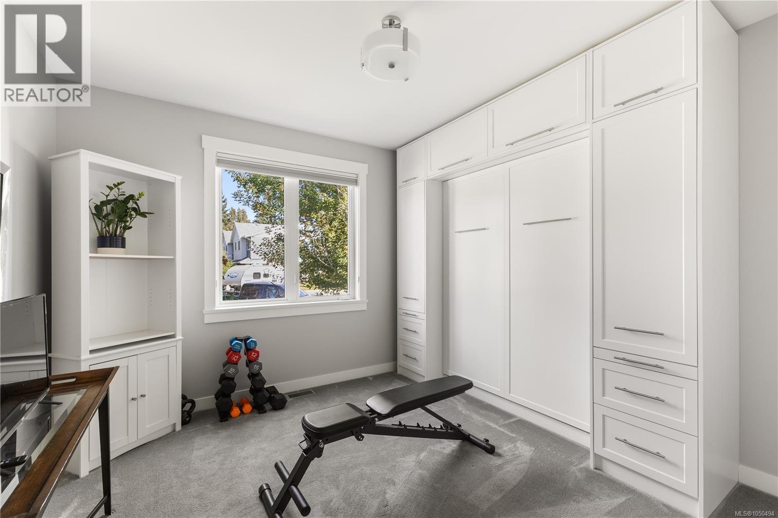 711 Salal St Property Photo 31