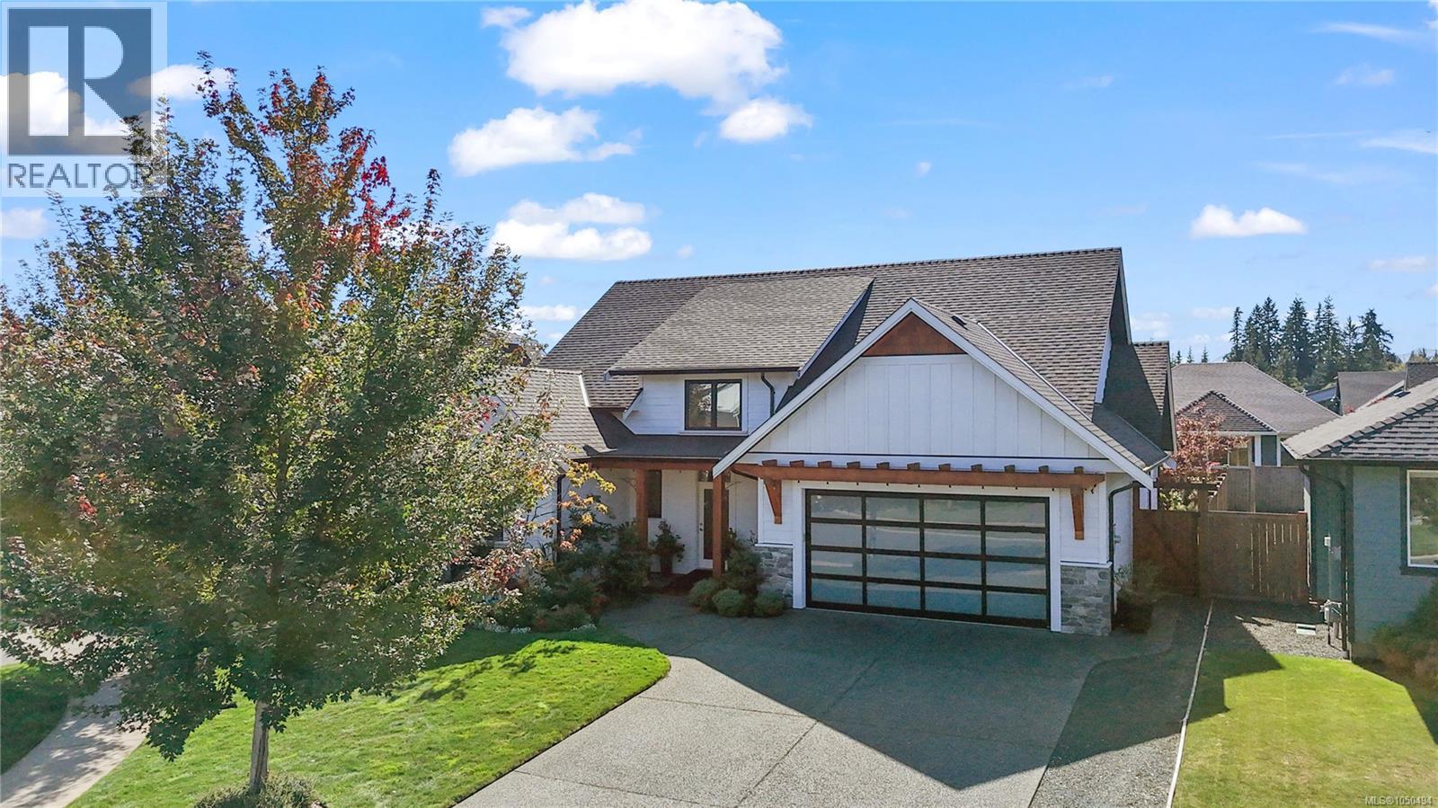 711 Salal St Property Photo 45