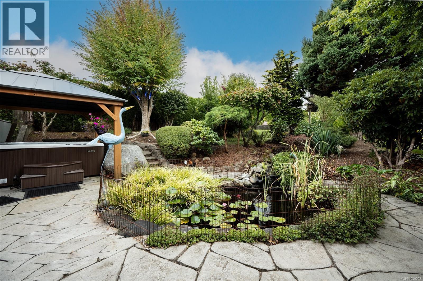 677 Windsor Pl Property Photo 48
