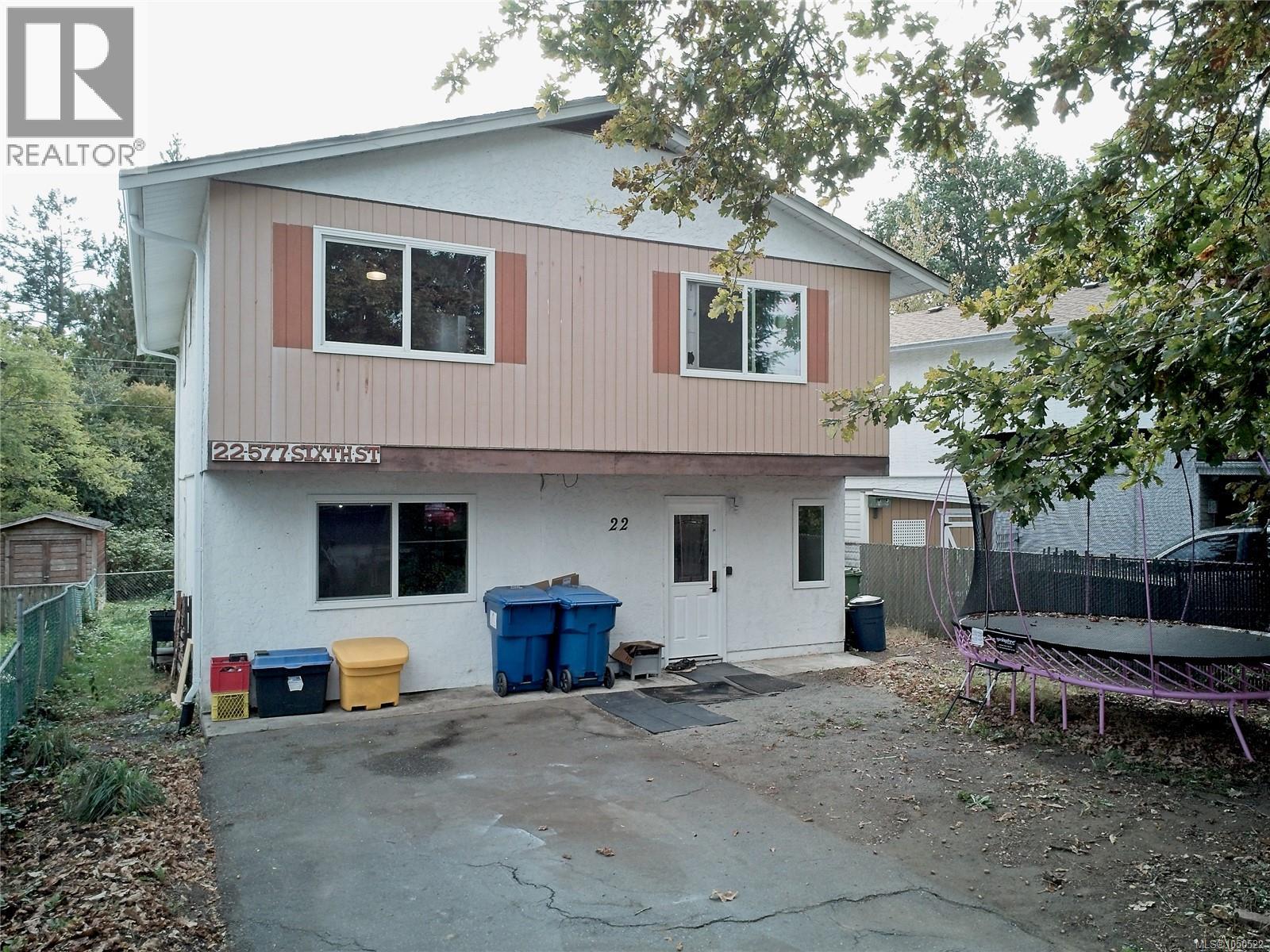 22 577 Sixth St Property Photo 1