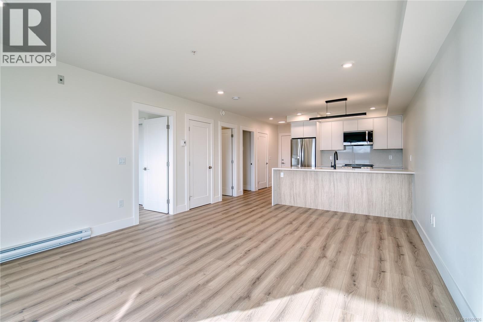 404 45 Haliburton St Property Photo 18