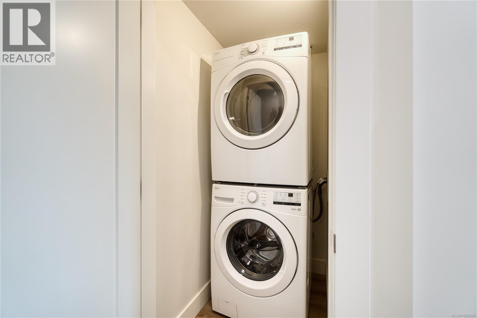 404 45 Haliburton St Property Photo 21