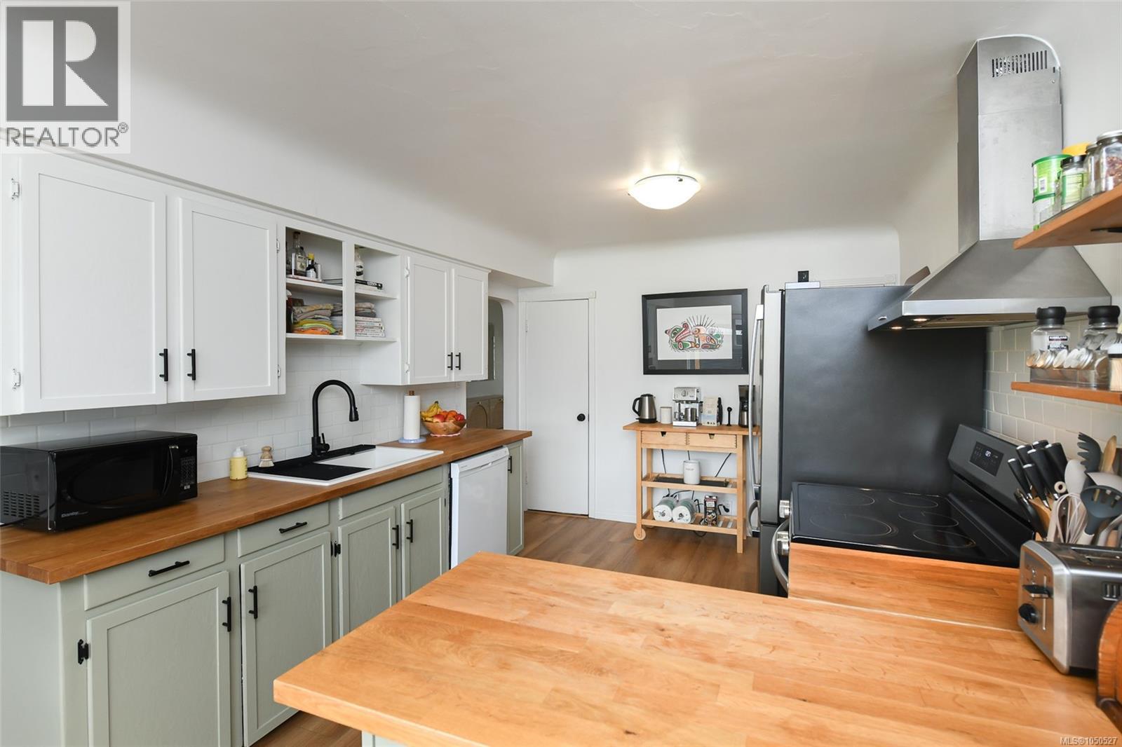 656 14th St Property Photo 17