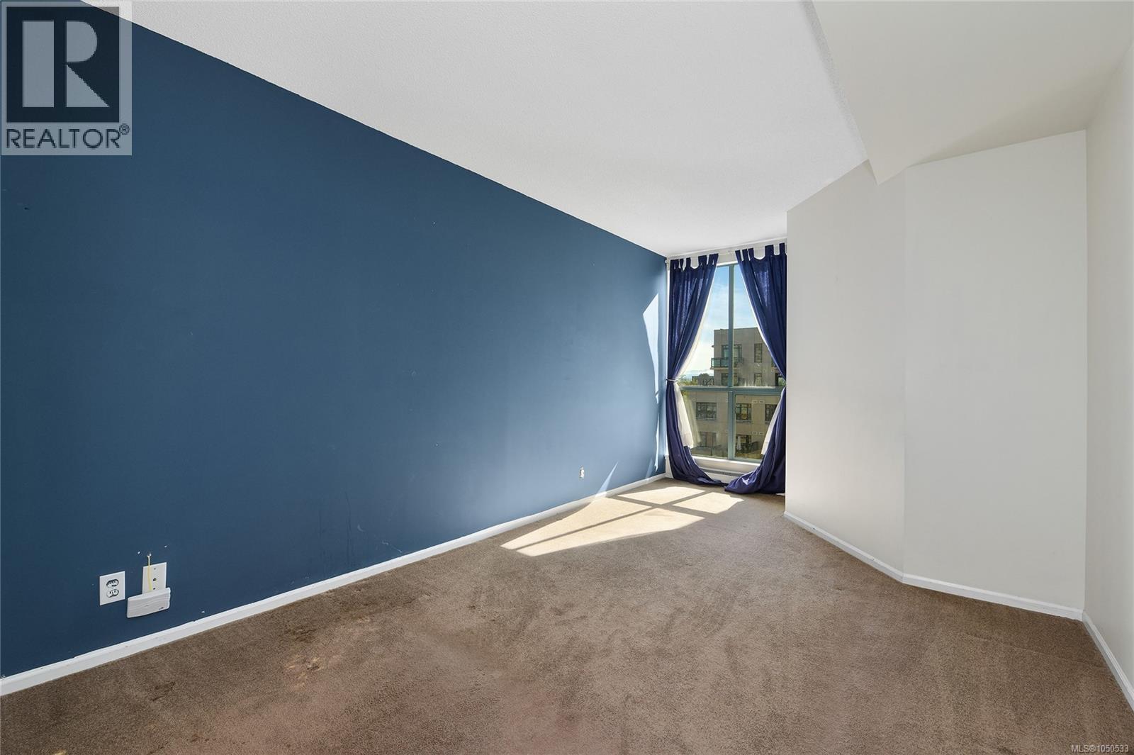 801 1020 View St Property Photo 9