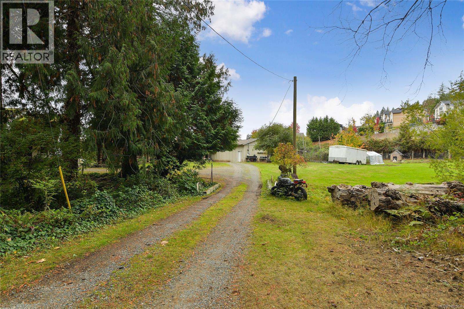 567 Windthrop Rd Property Photo 4