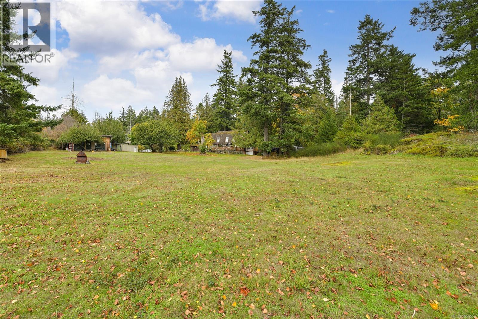 567 Windthrop Rd Property Photo 6