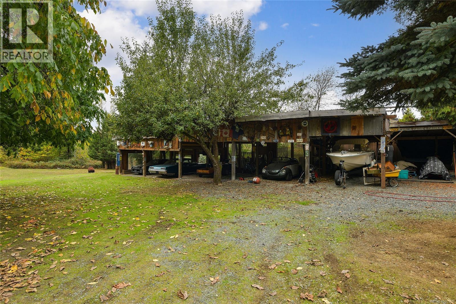 567 Windthrop Rd Property Photo 9
