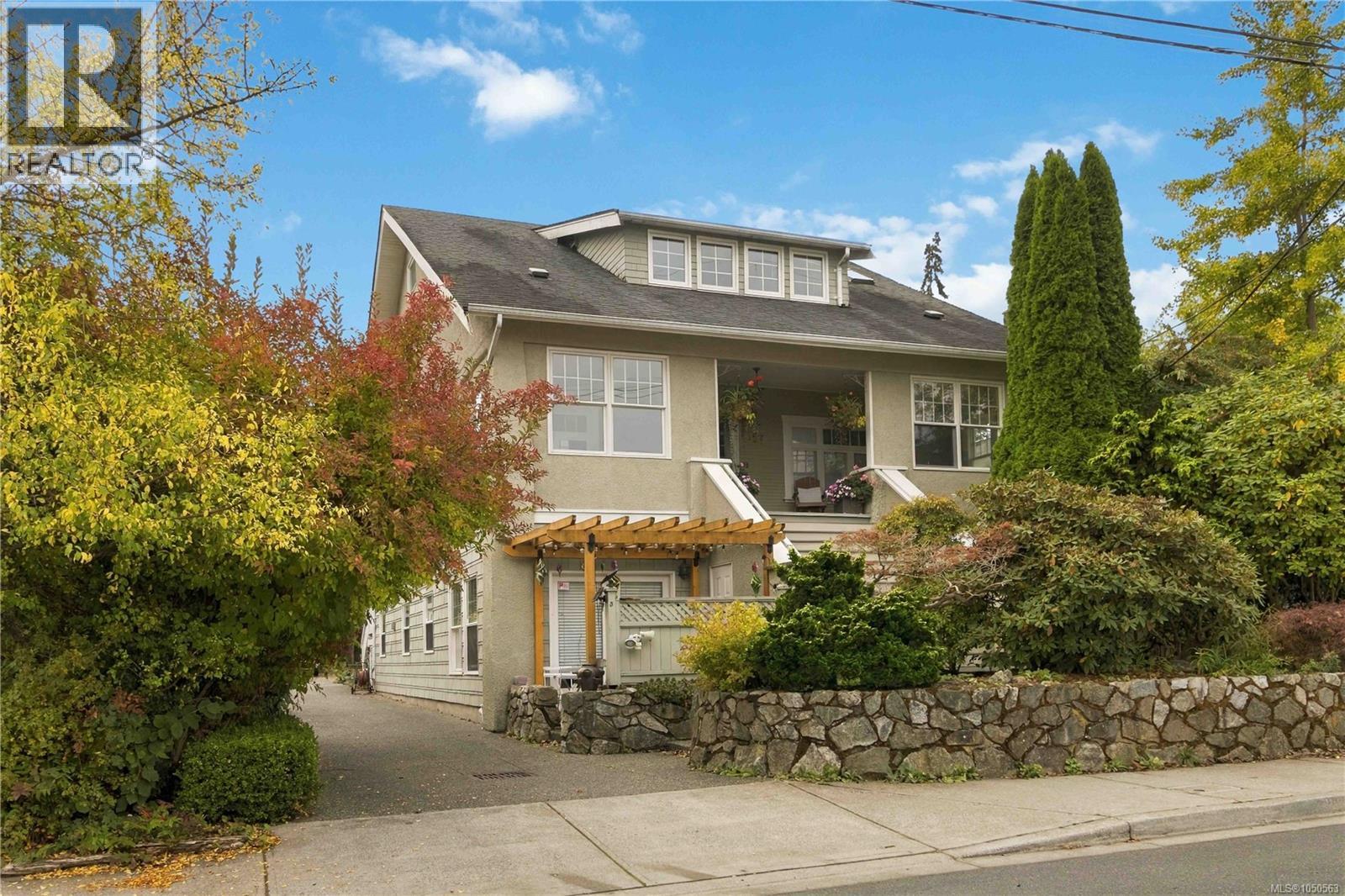 4 1353 Grant St Property Photo 1
