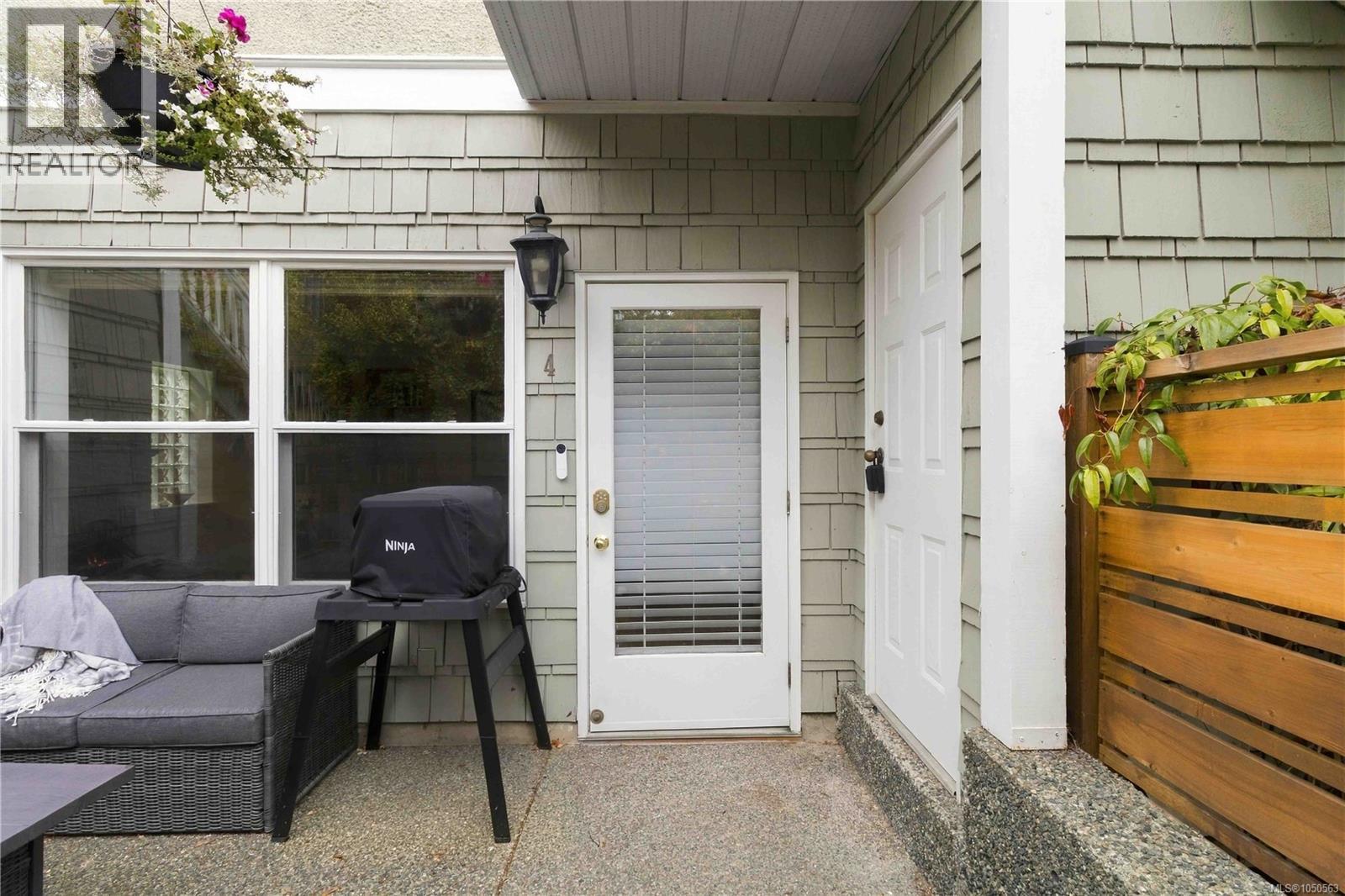 4 1353 Grant St Property Photo 27