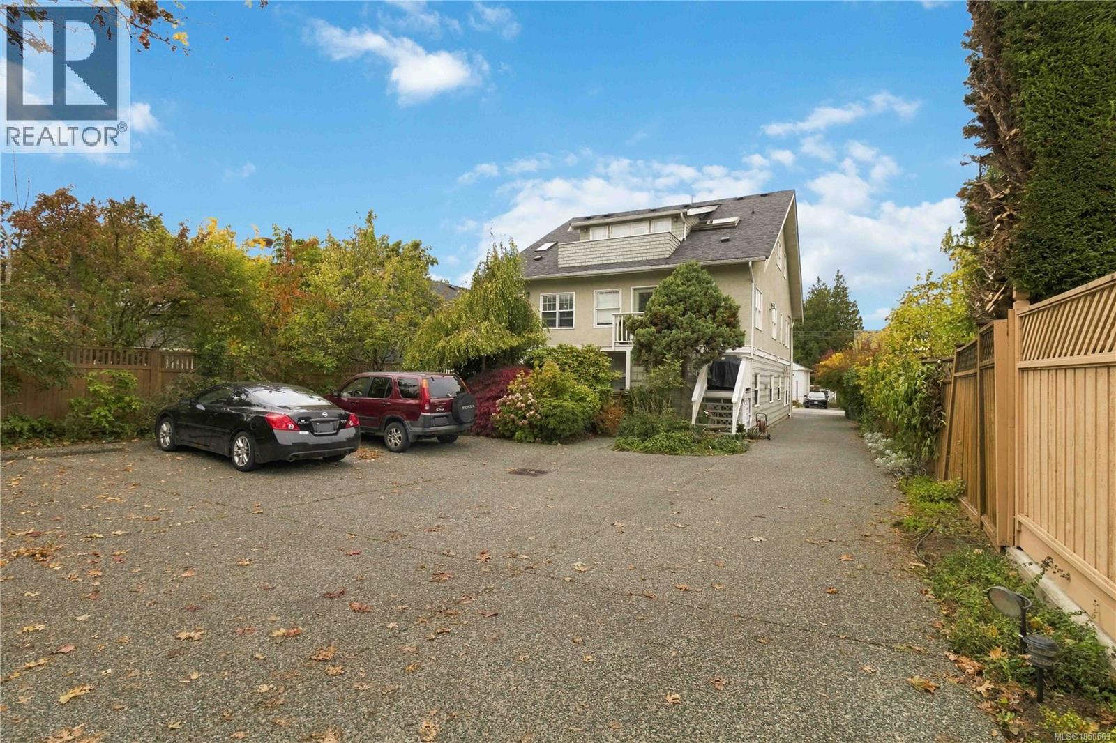 4 1353 Grant St Property Photo 31