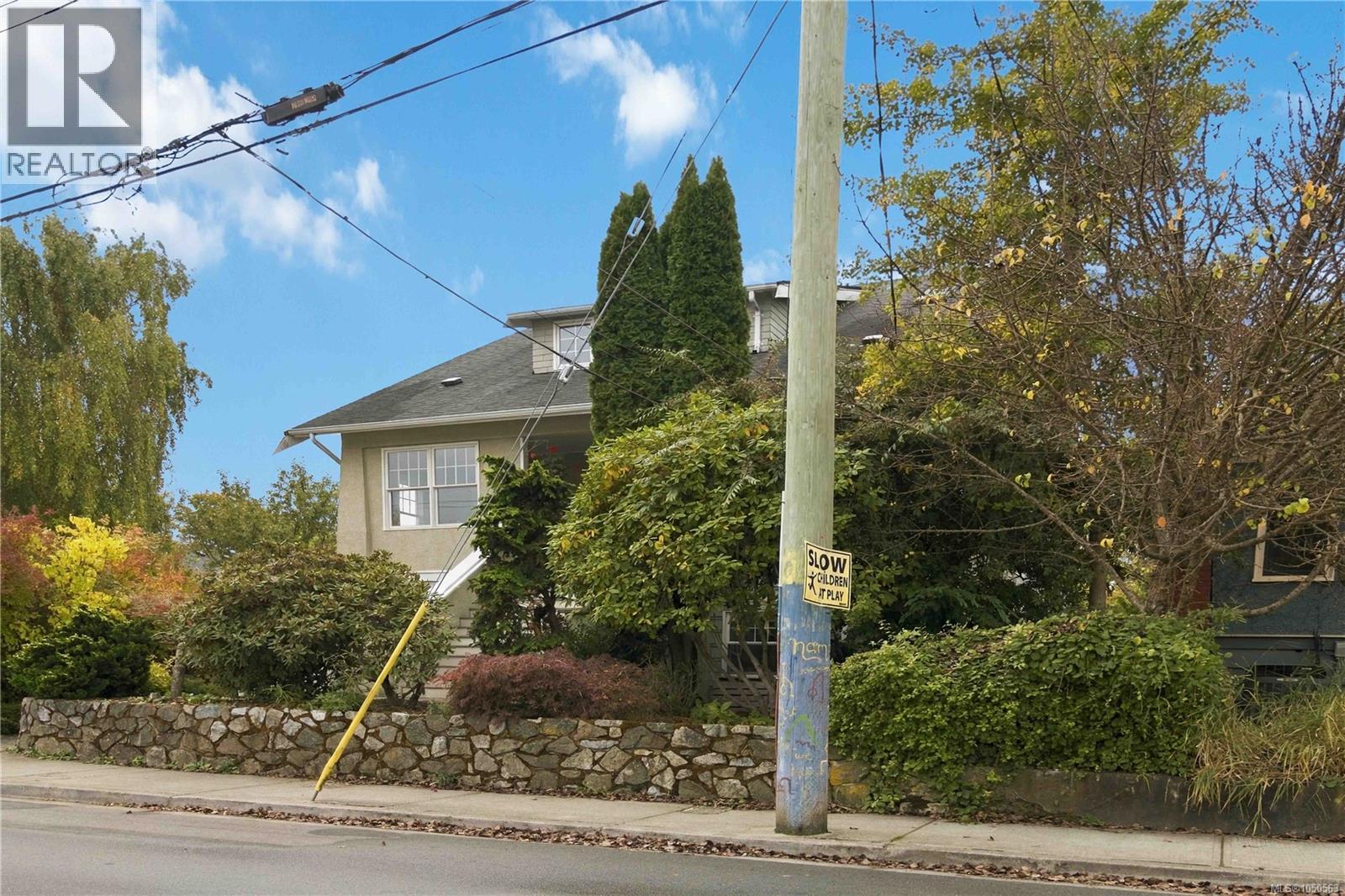 4 1353 Grant St Property Photo 34