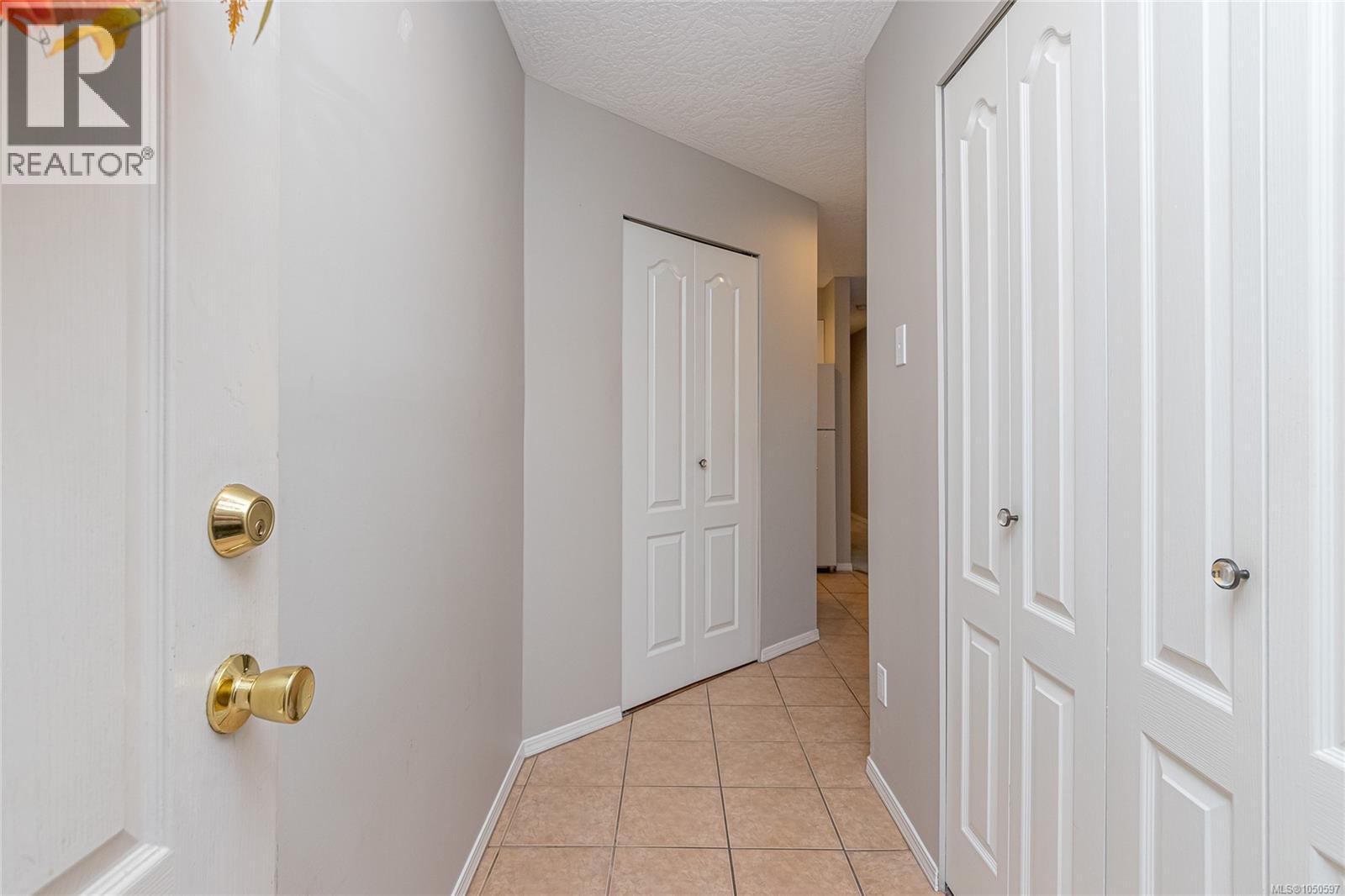 204 300 Bundock Ave Property Photo 4