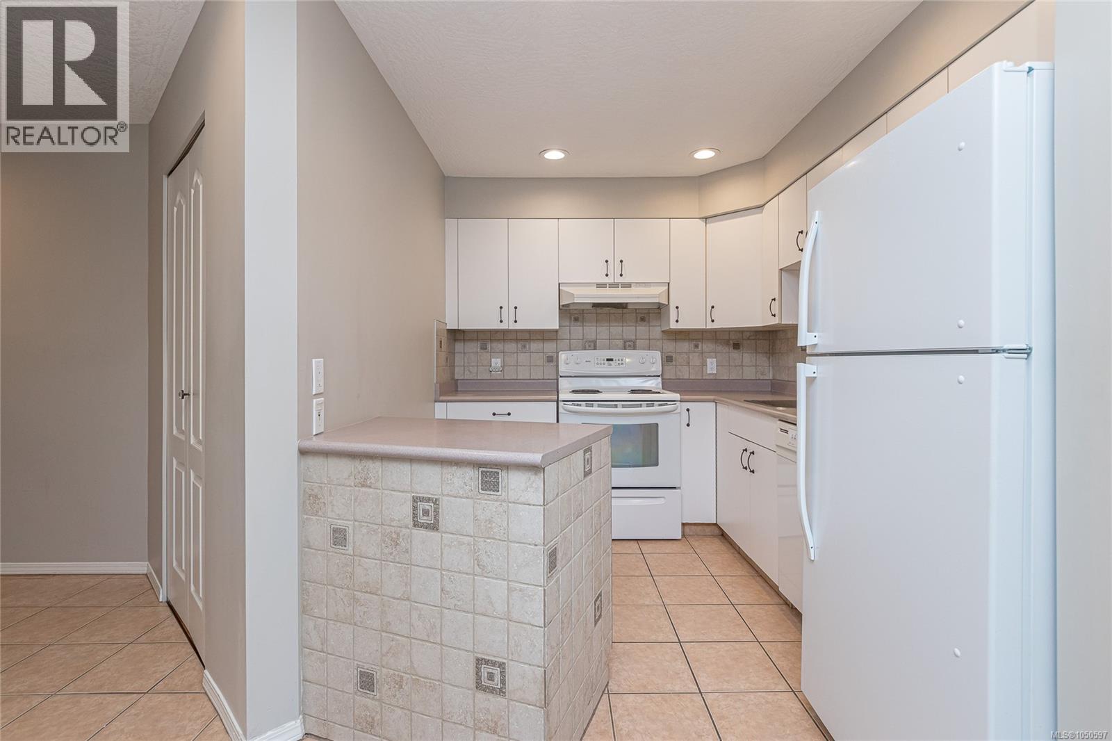 204 300 Bundock Ave Property Photo 5