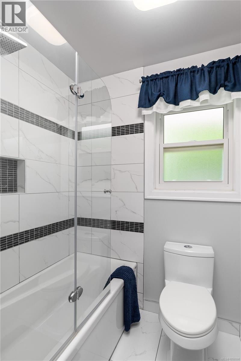222 Ashley Pl Property Photo 24