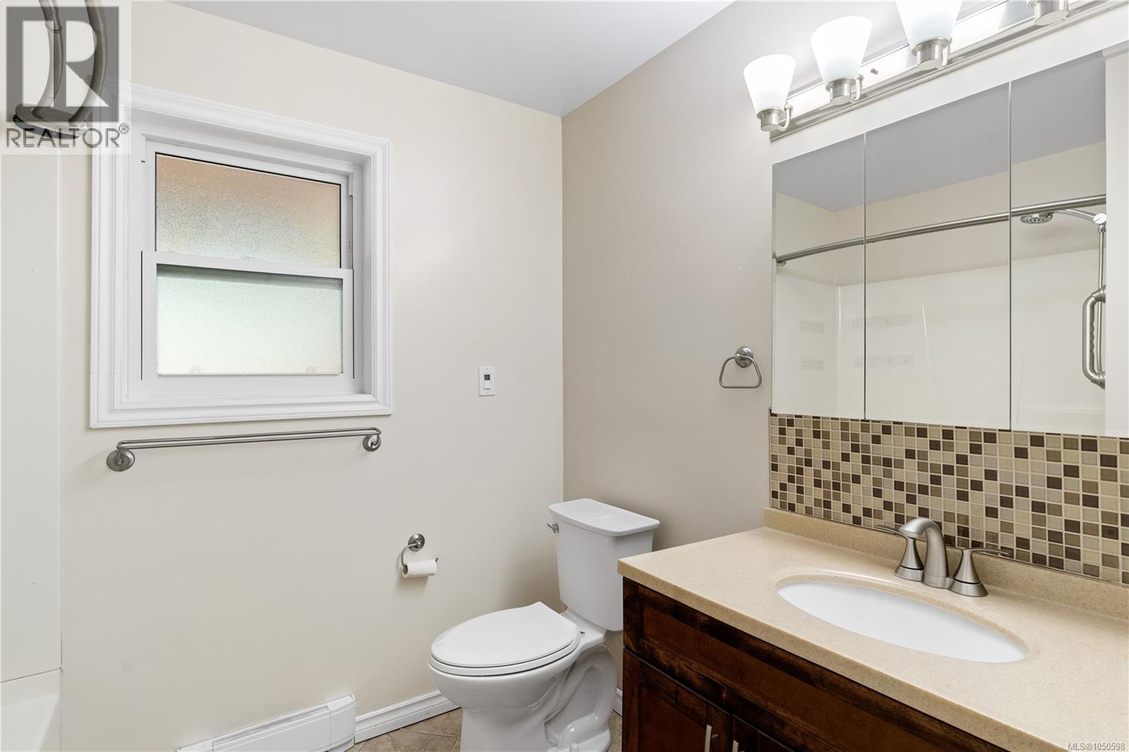 222 Ashley Pl Property Photo 35