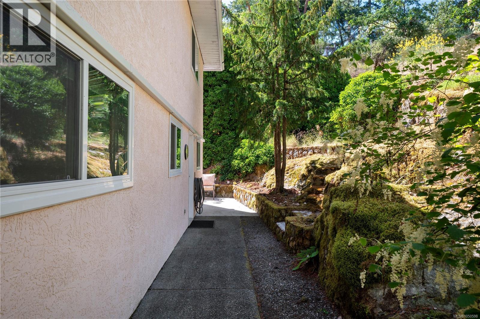 222 Ashley Pl Property Photo 43