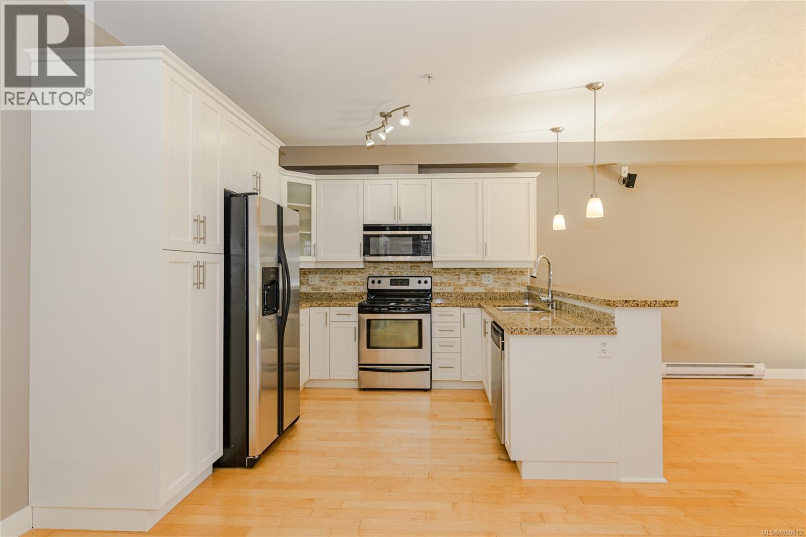 317 2710 Jacklin Rd Property Photo 3