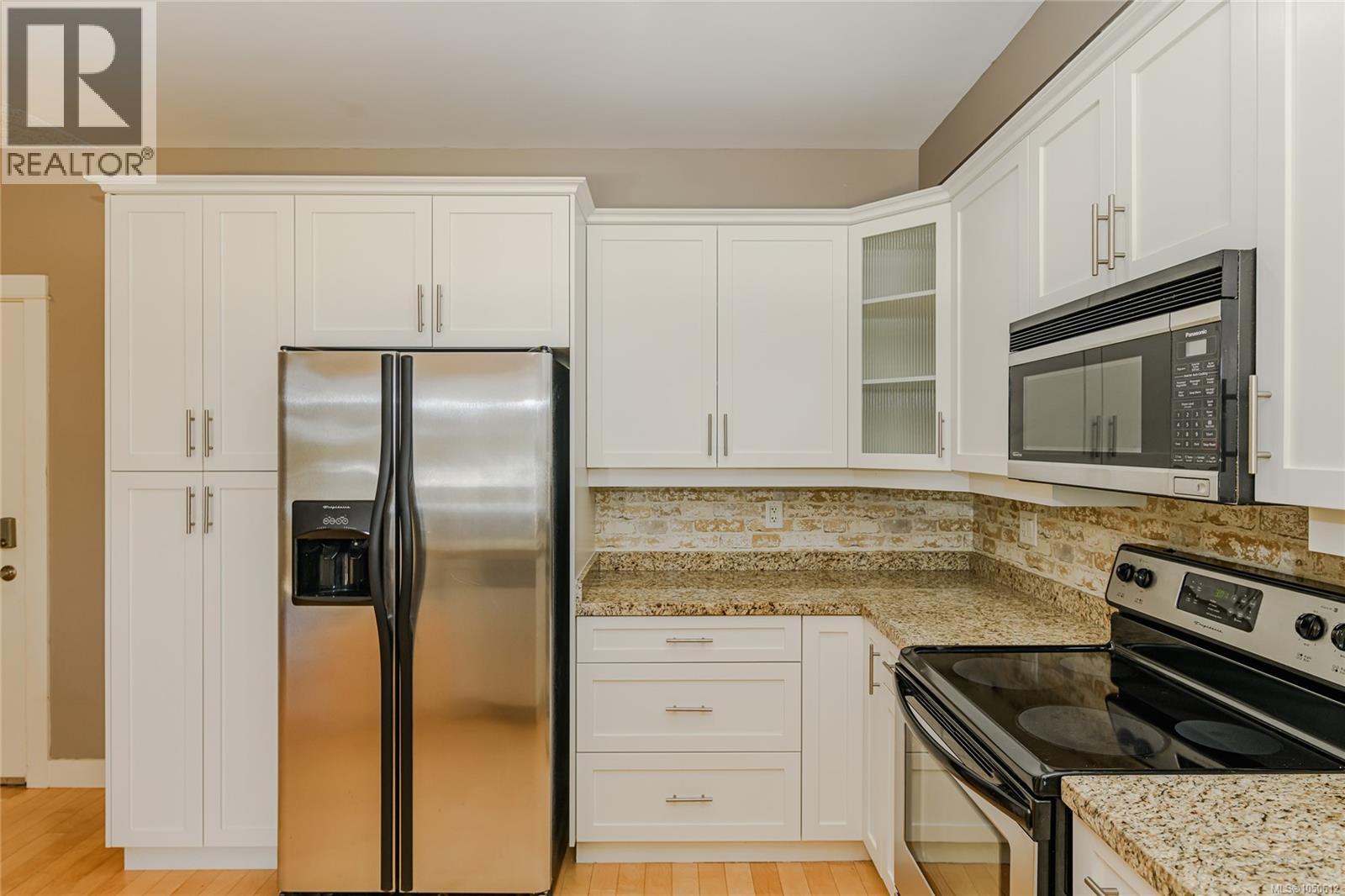 317 2710 Jacklin Rd Property Photo 5