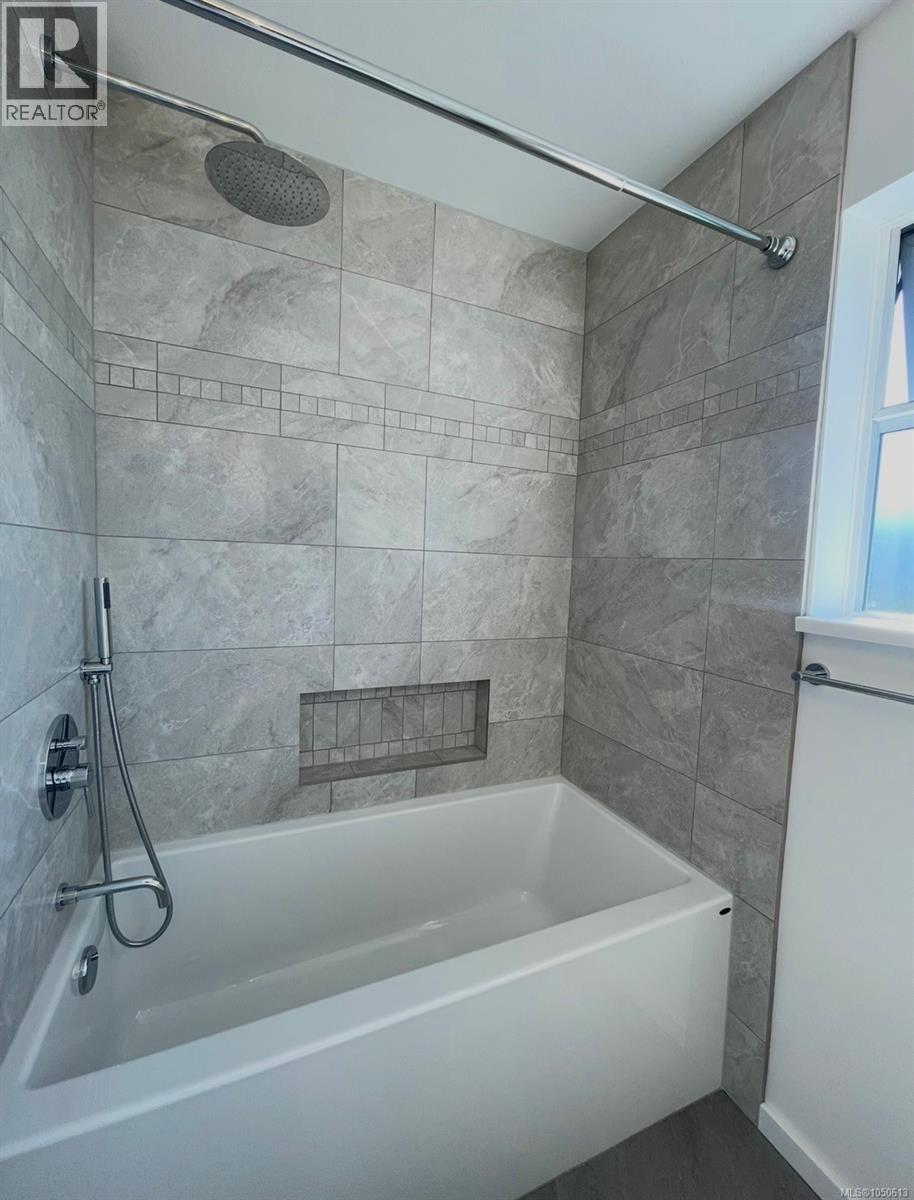 8108 Southwind Dr Property Photo 32