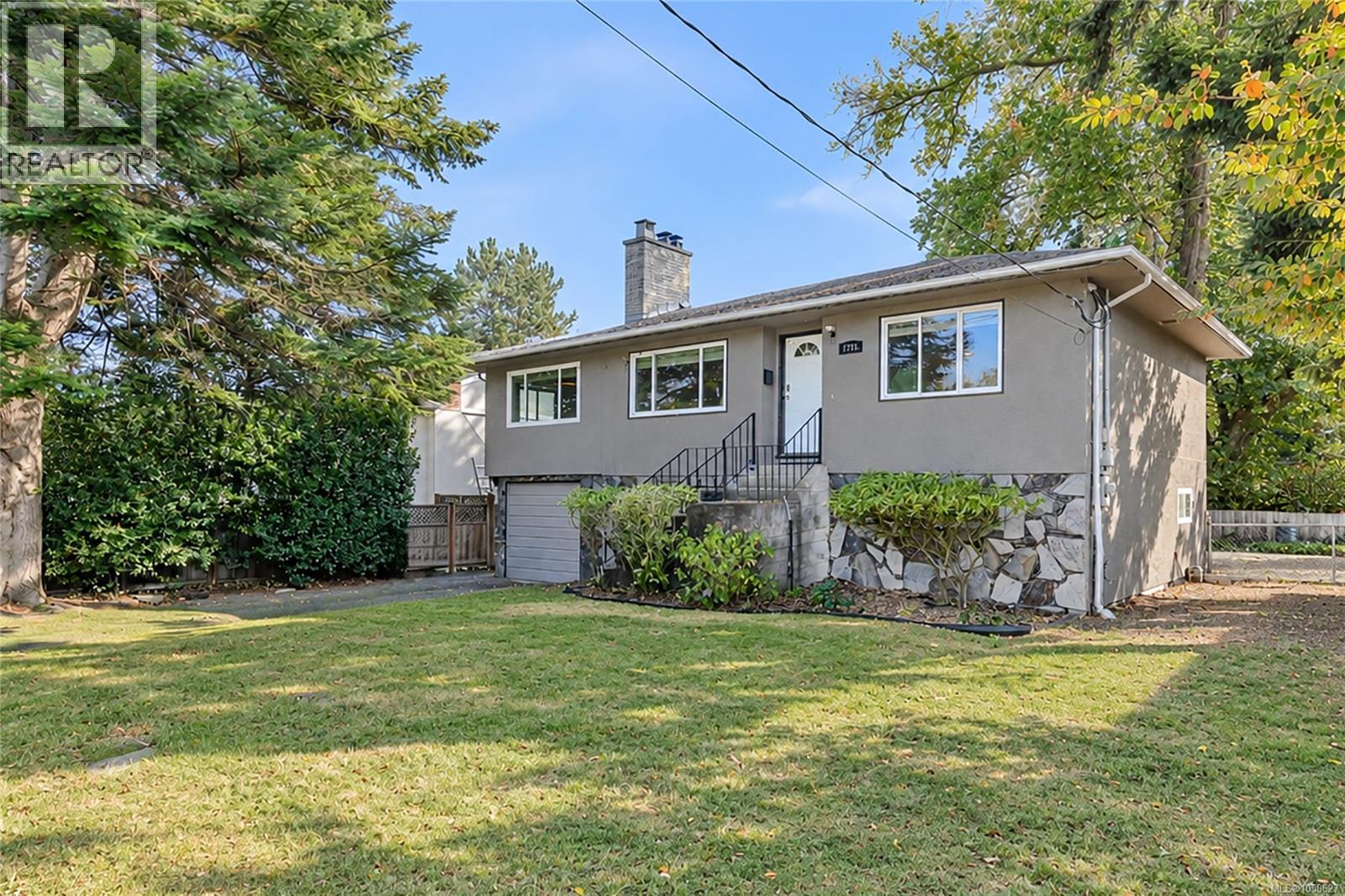 1711 Christmas Ave Property Photo 1
