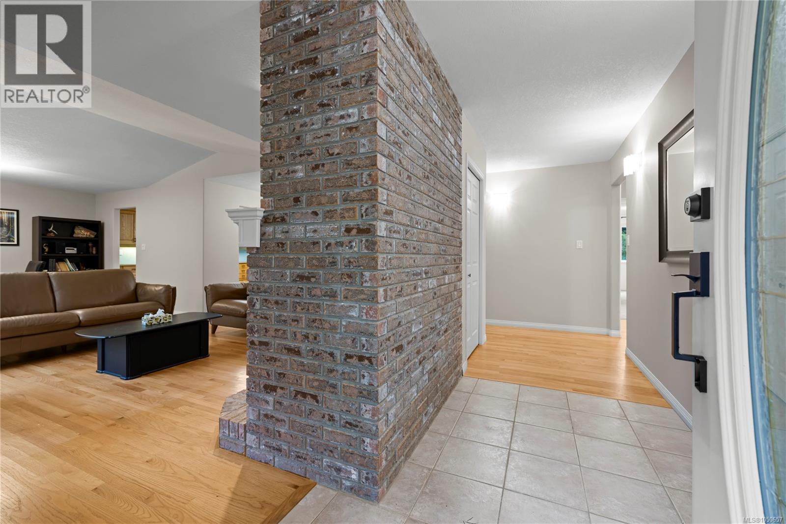 1730 Sangster Cres Property Photo 16