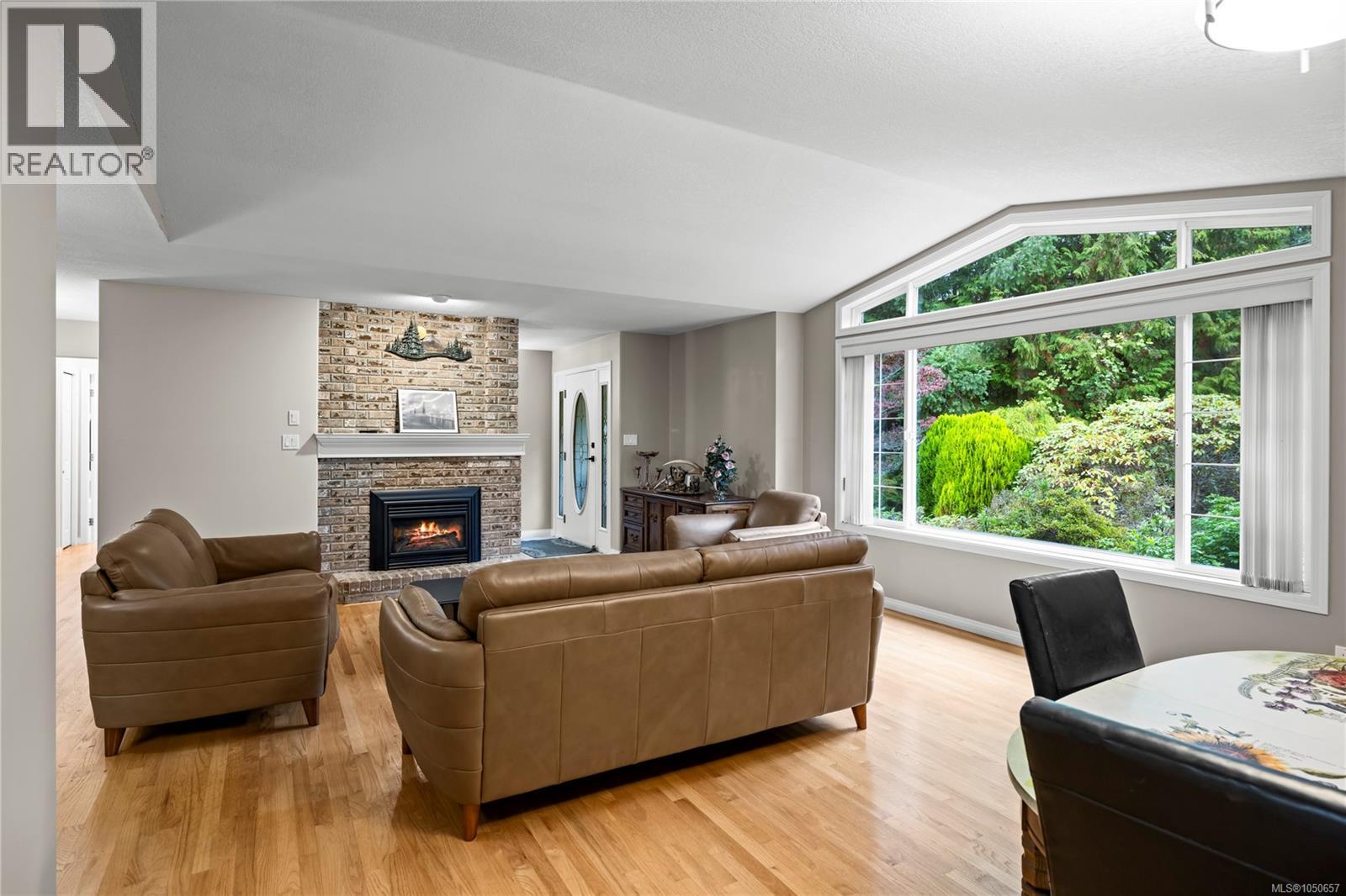 1730 Sangster Cres Property Photo 18