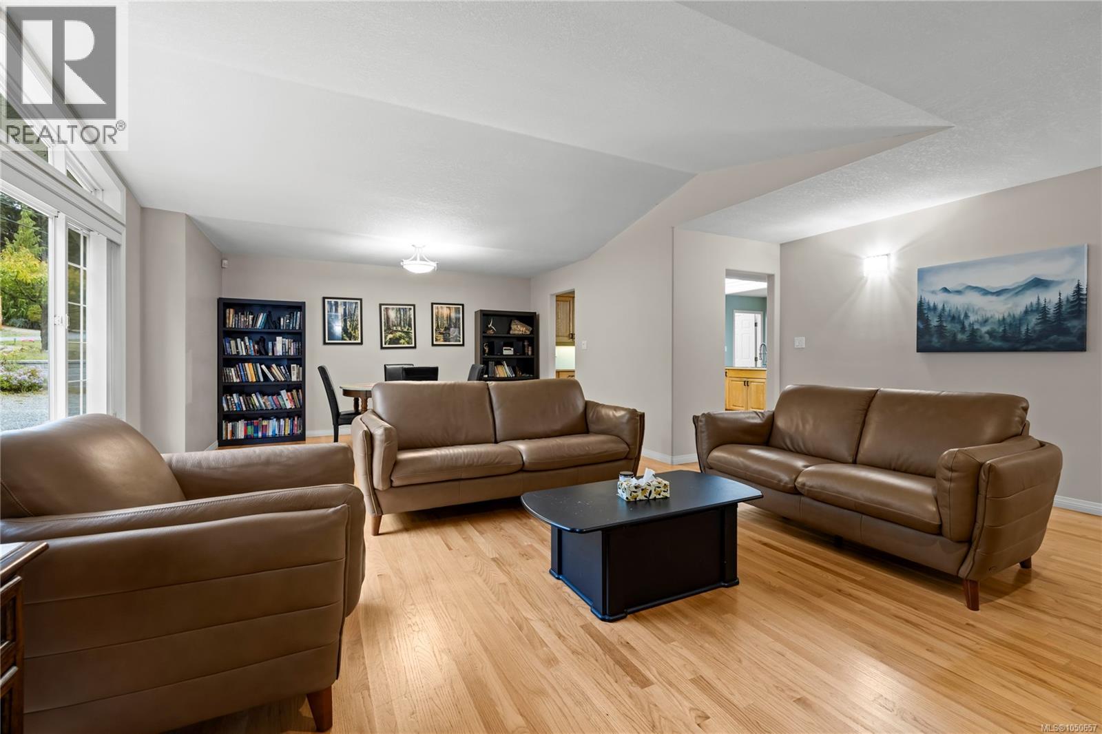 1730 Sangster Cres Property Photo 20