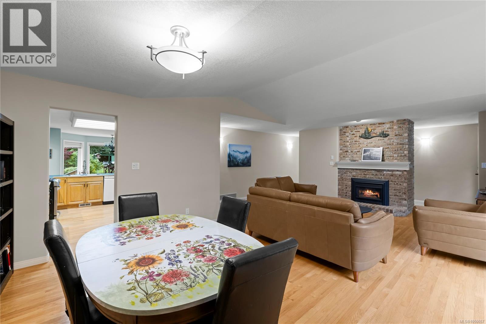 1730 Sangster Cres Property Photo 23