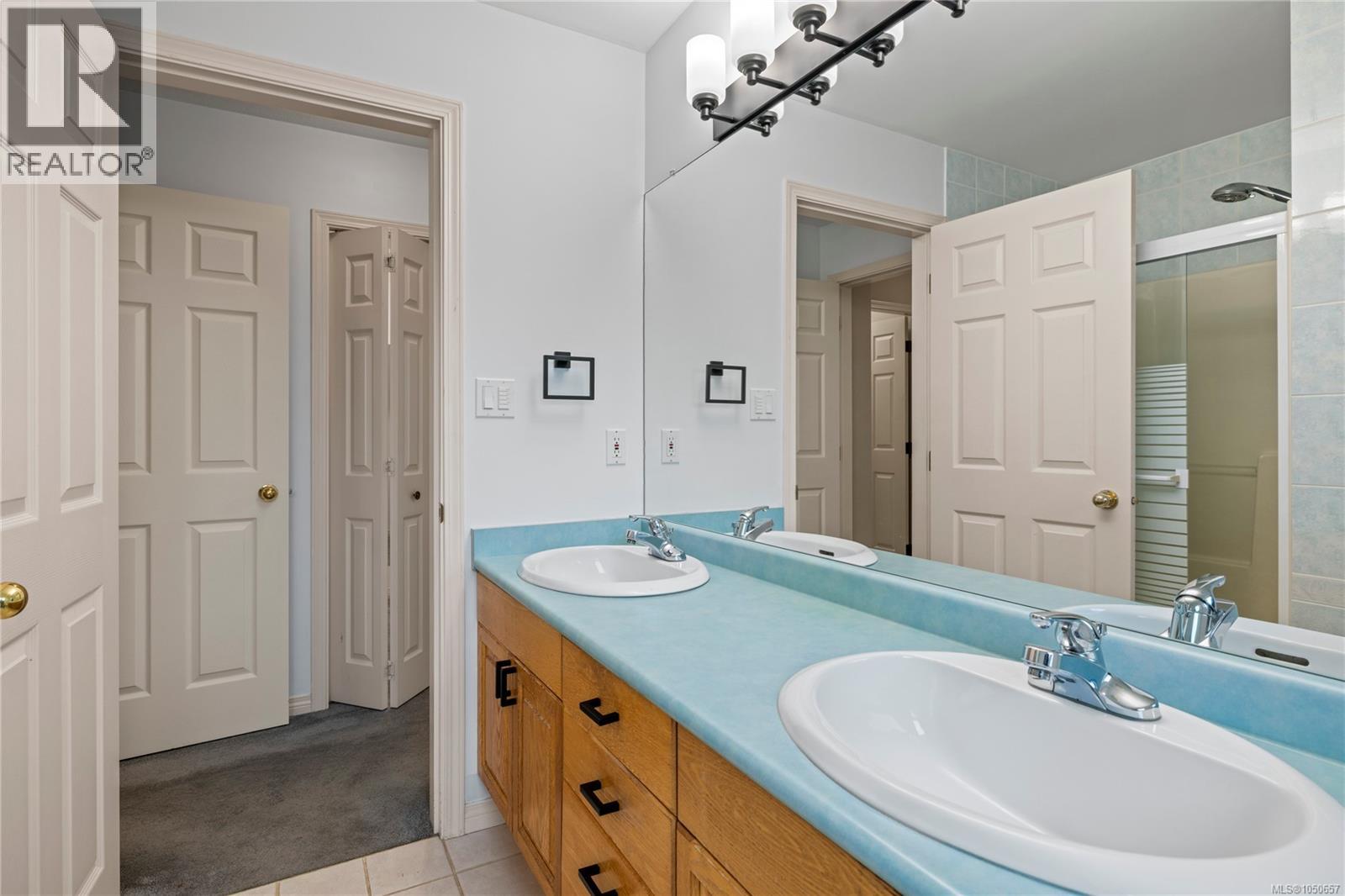 1730 Sangster Cres Property Photo 36
