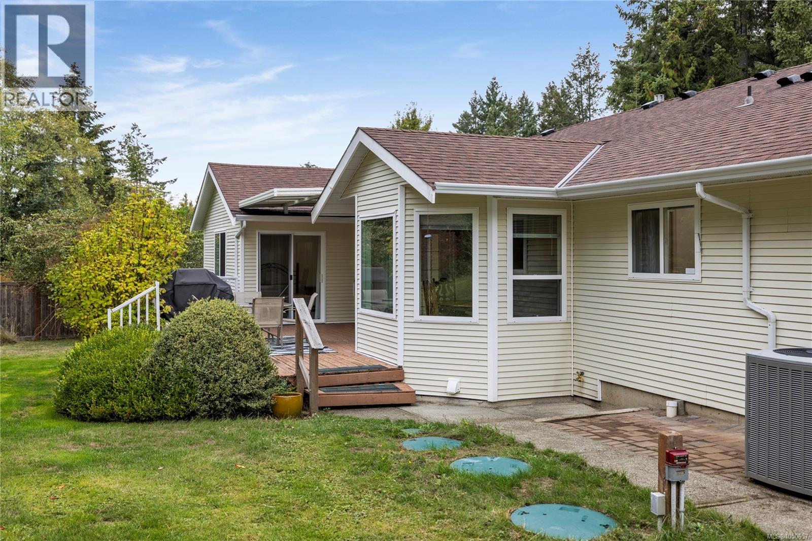 1730 Sangster Cres Property Photo 46