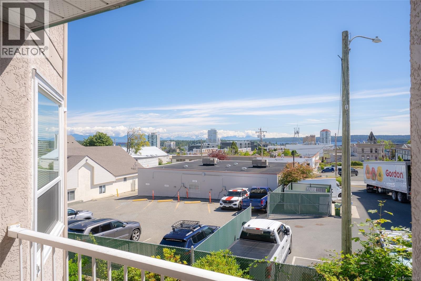 305 240 Milton St Property Photo 6