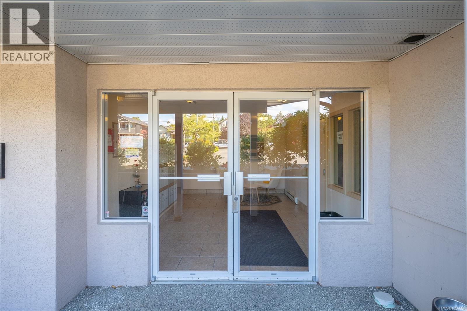 305 240 Milton St Property Photo 10