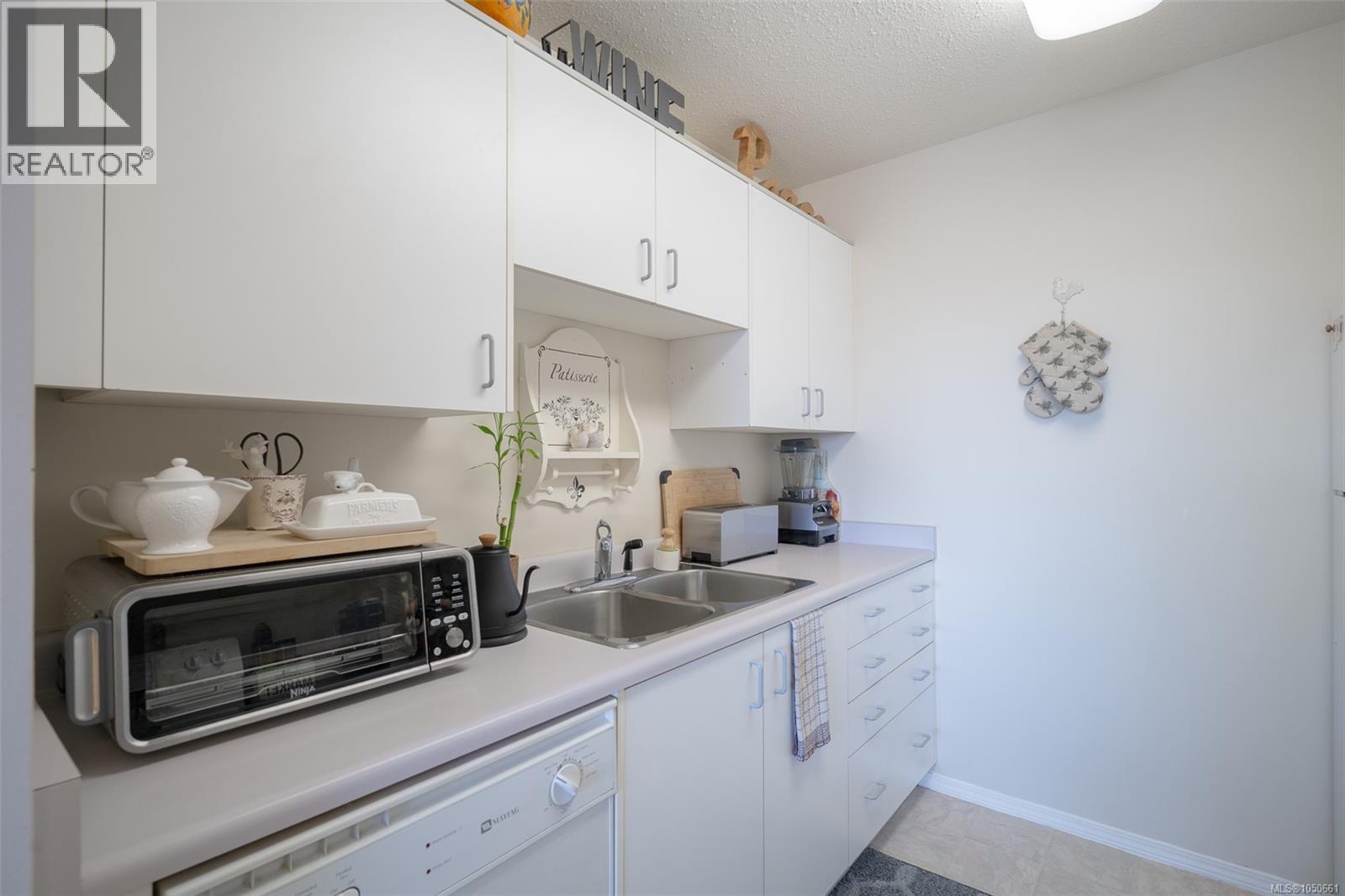 305 240 Milton St Property Photo 22