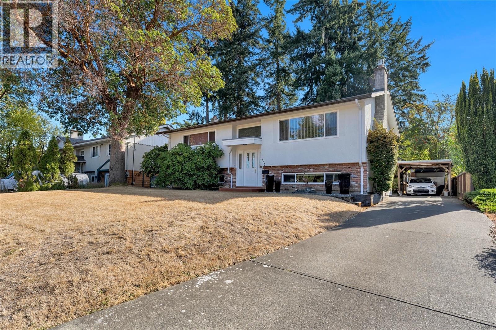 553 Acland Ave Property Photo 3
