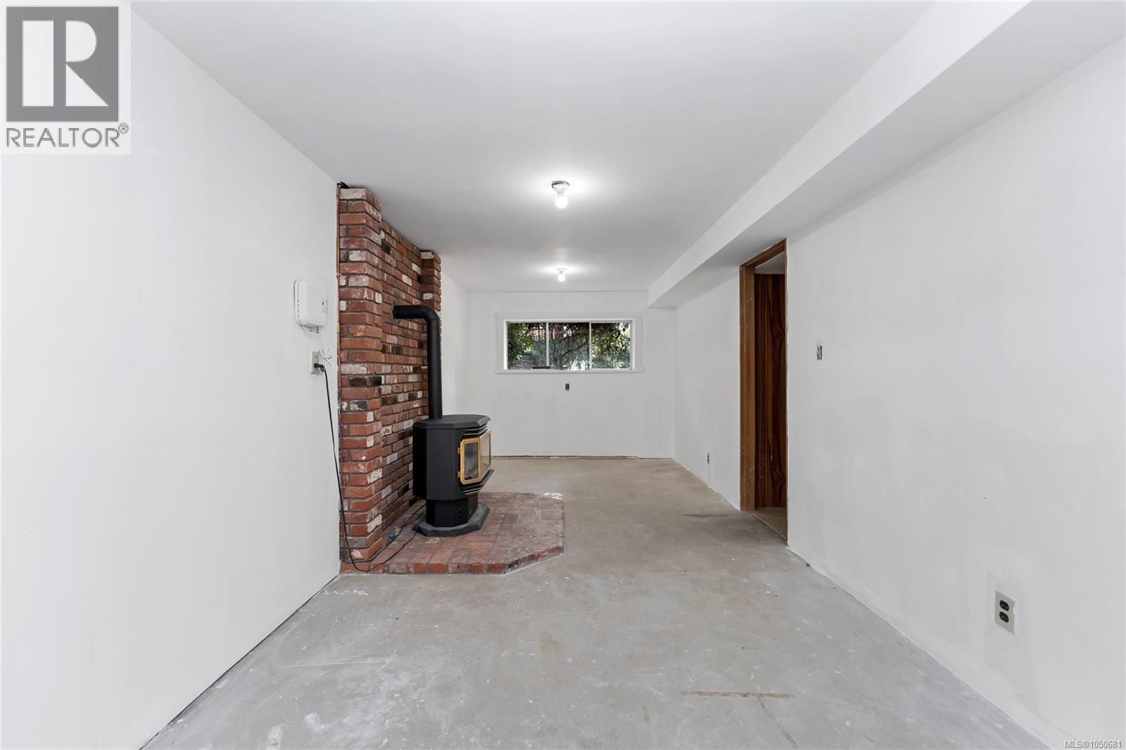 553 Acland Ave Property Photo 29
