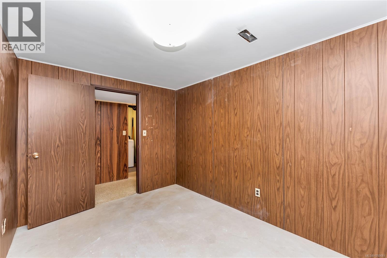 553 Acland Ave Property Photo 33