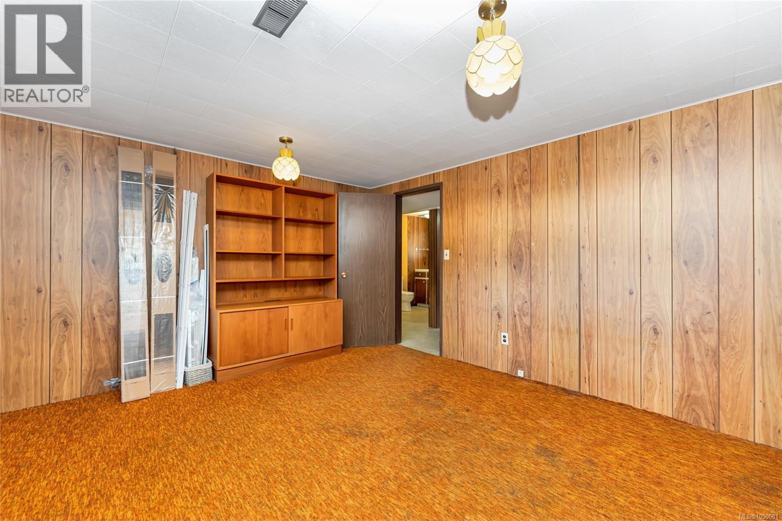 553 Acland Ave Property Photo 36
