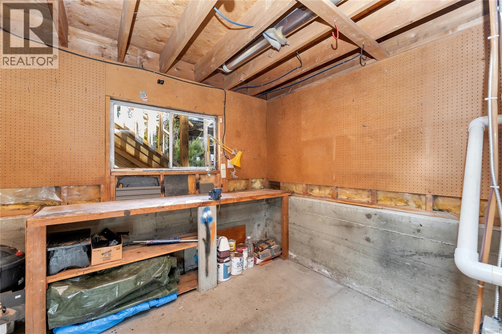 553 Acland Ave Property Photo 37