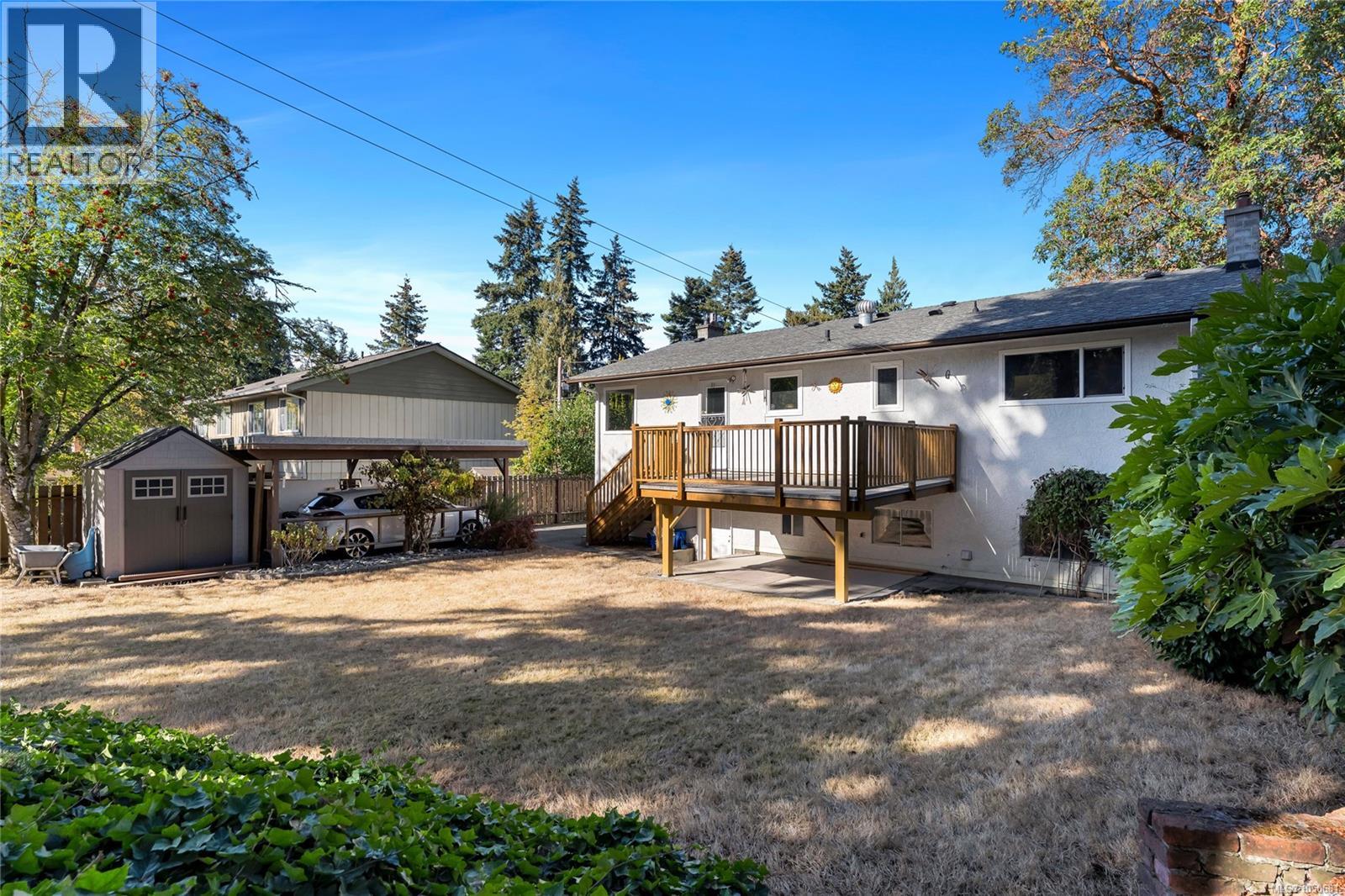 553 Acland Ave Property Photo 41