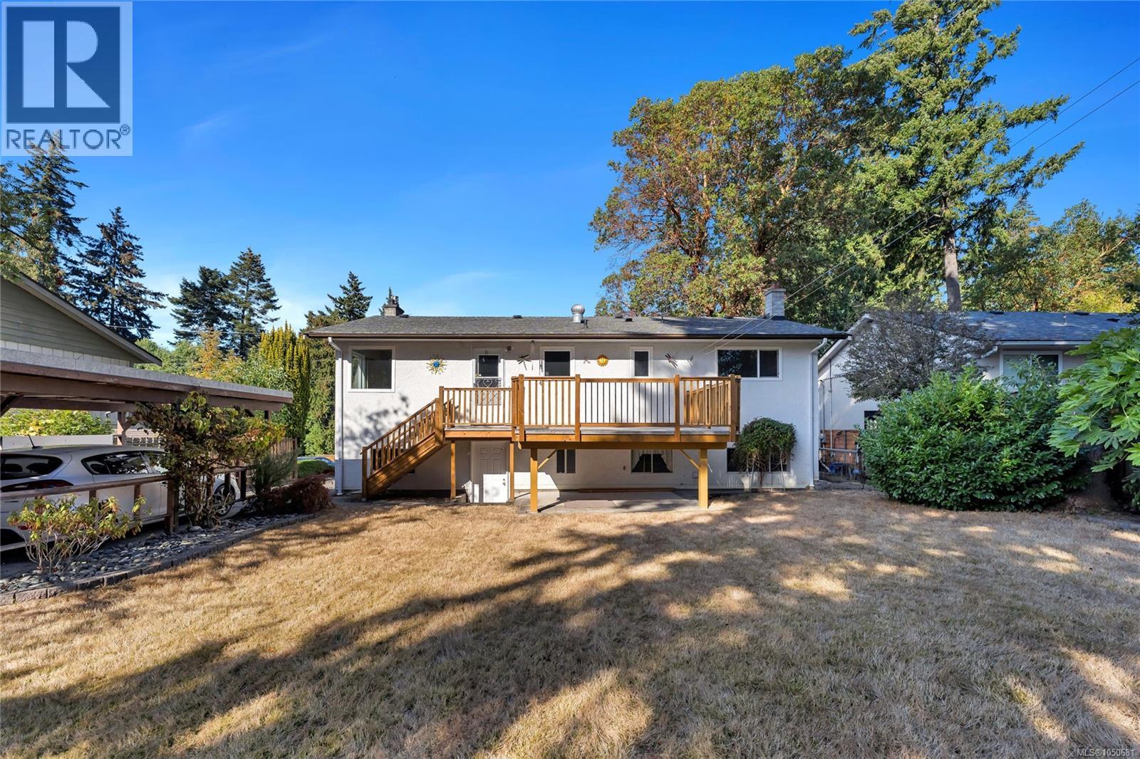 553 Acland Ave Property Photo 42