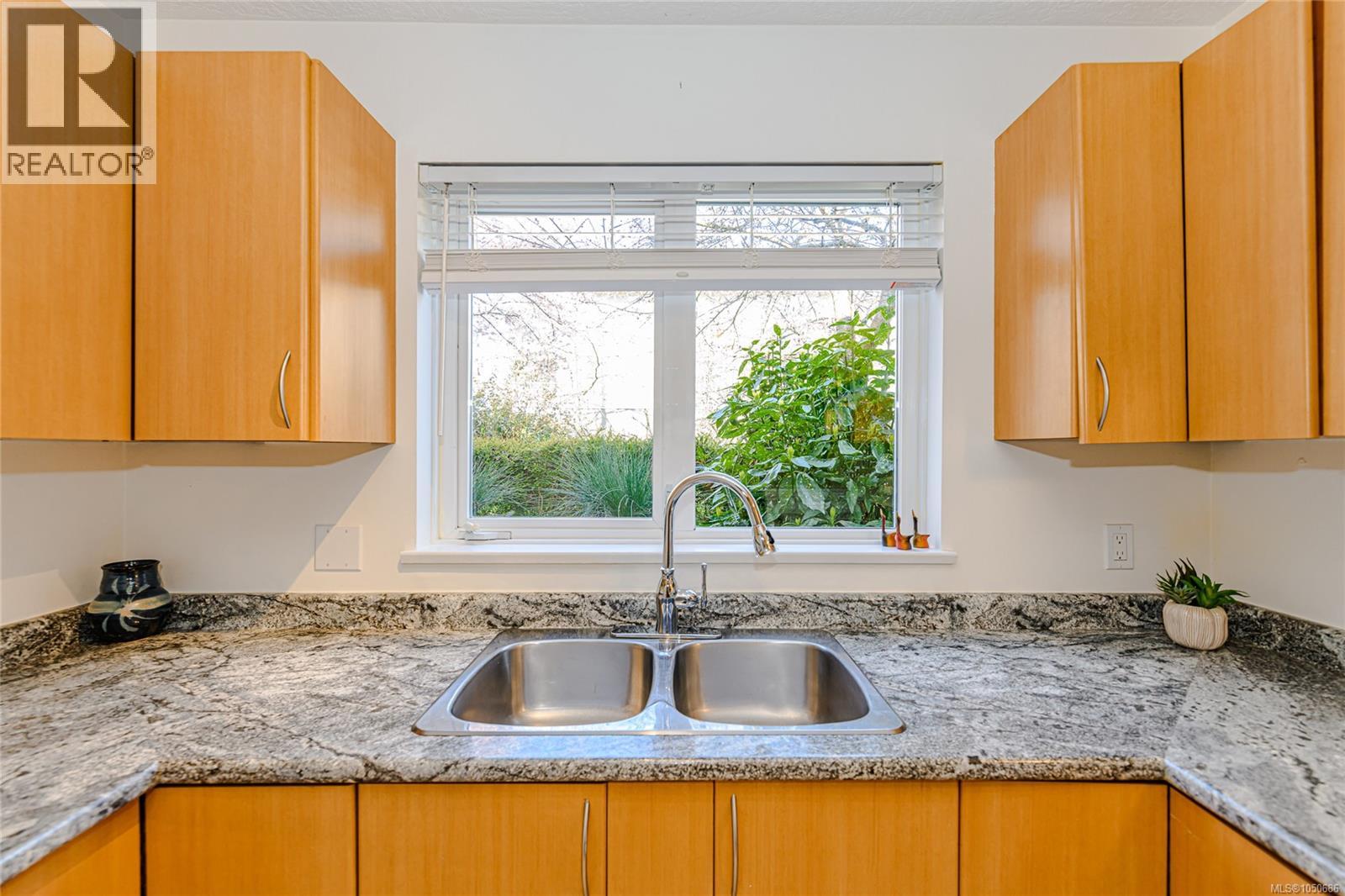 103 3180 Albina St Property Photo 13