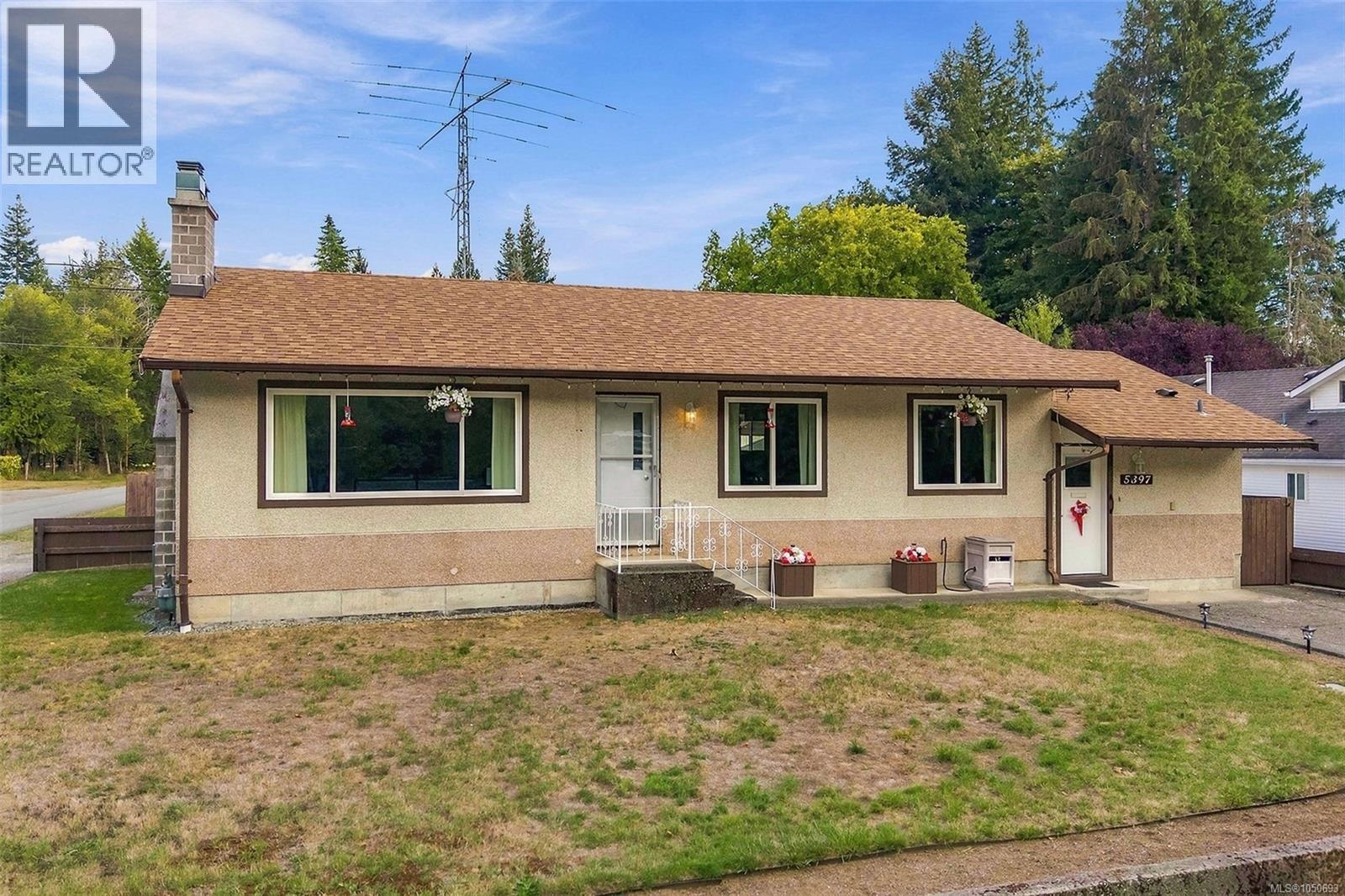 5397 Golden St Property Photo 1