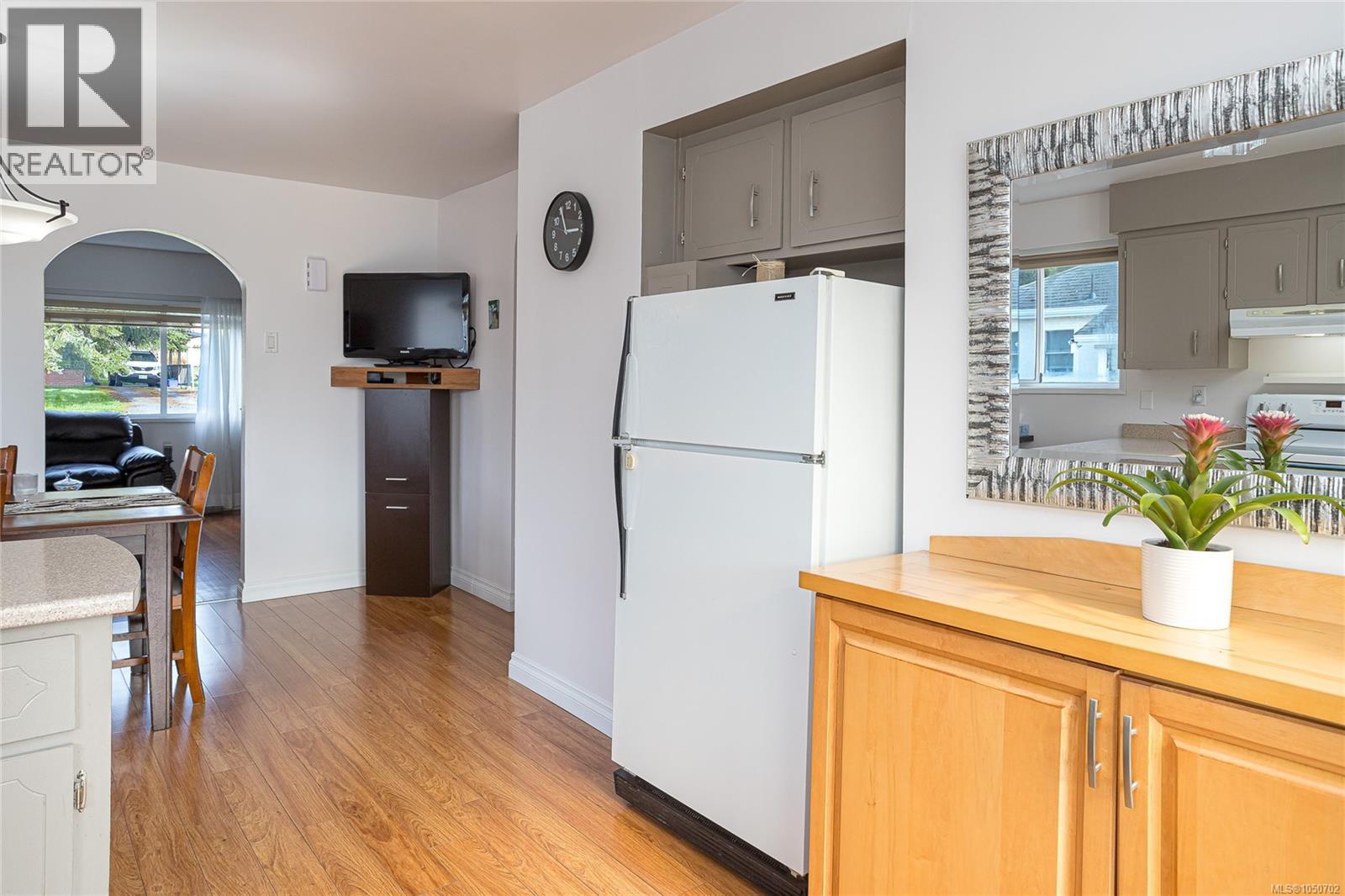 3155 Earl Grey St Property Photo 14