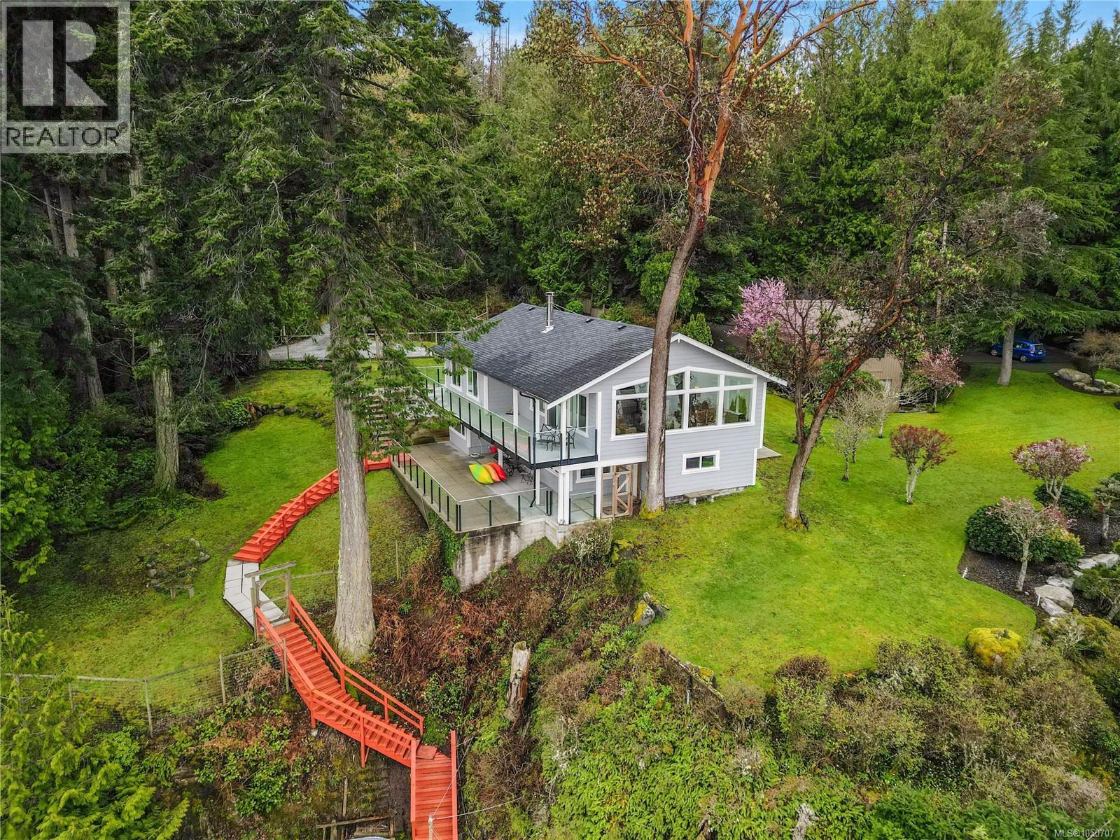 976 Lands End Rd Property Photo 4