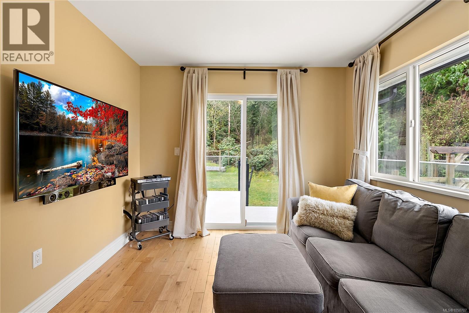 976 Lands End Rd Property Photo 16